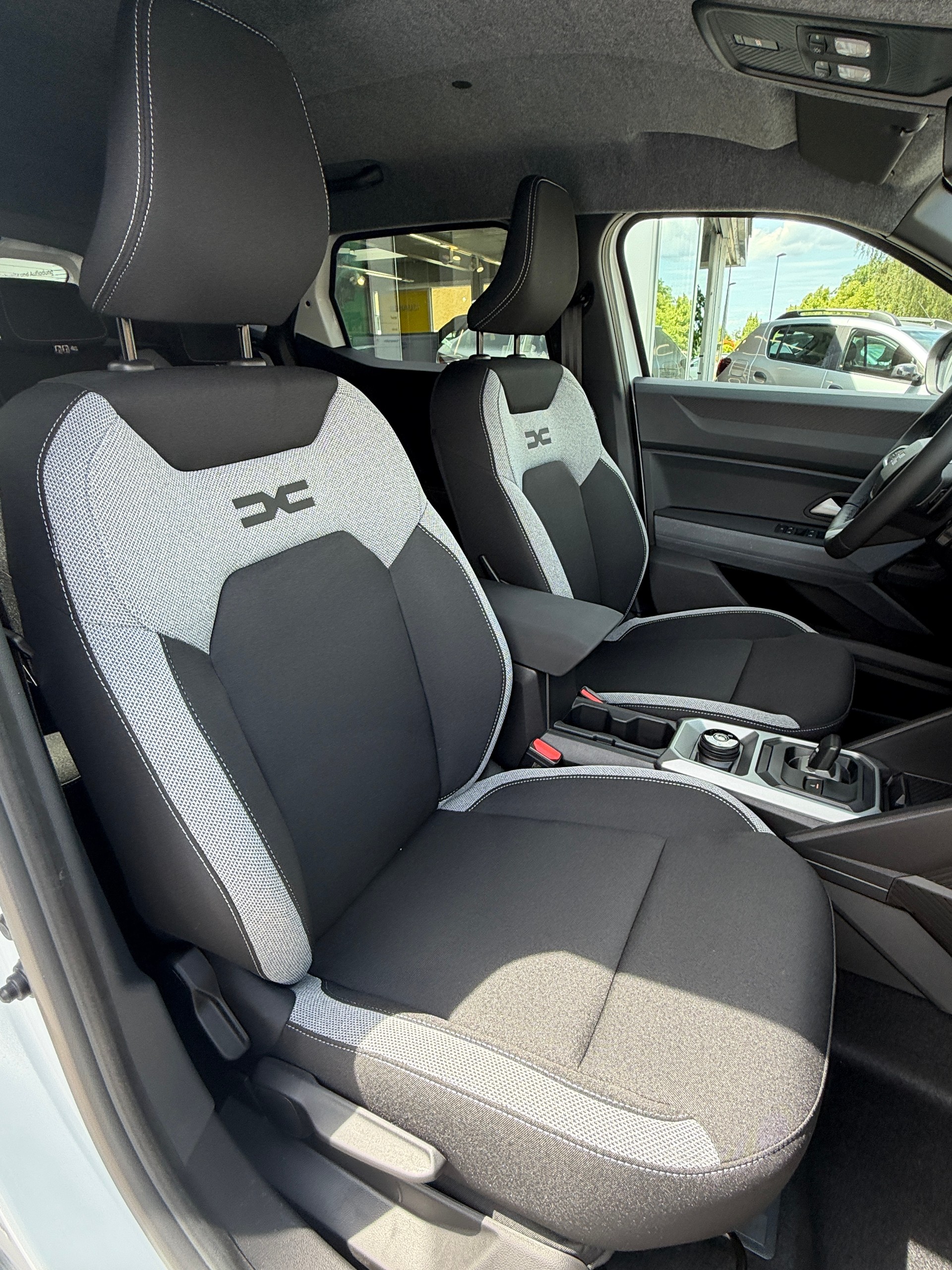 DACIA Duster TCe Hybrid 150 48V Journey 4x4-image-9