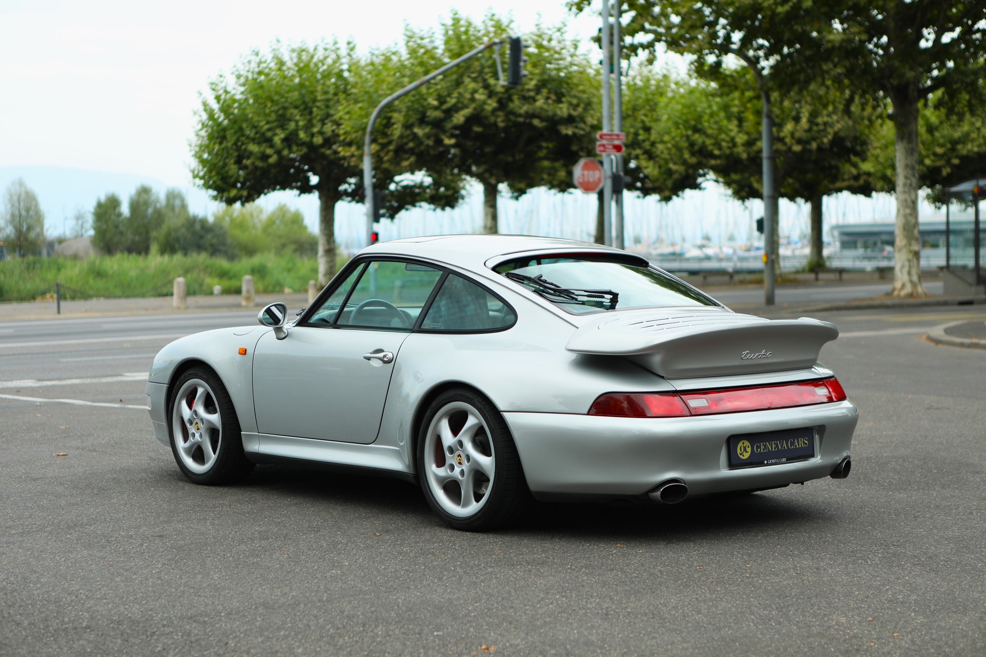 PORSCHE 911 Turbo 993-image-10
