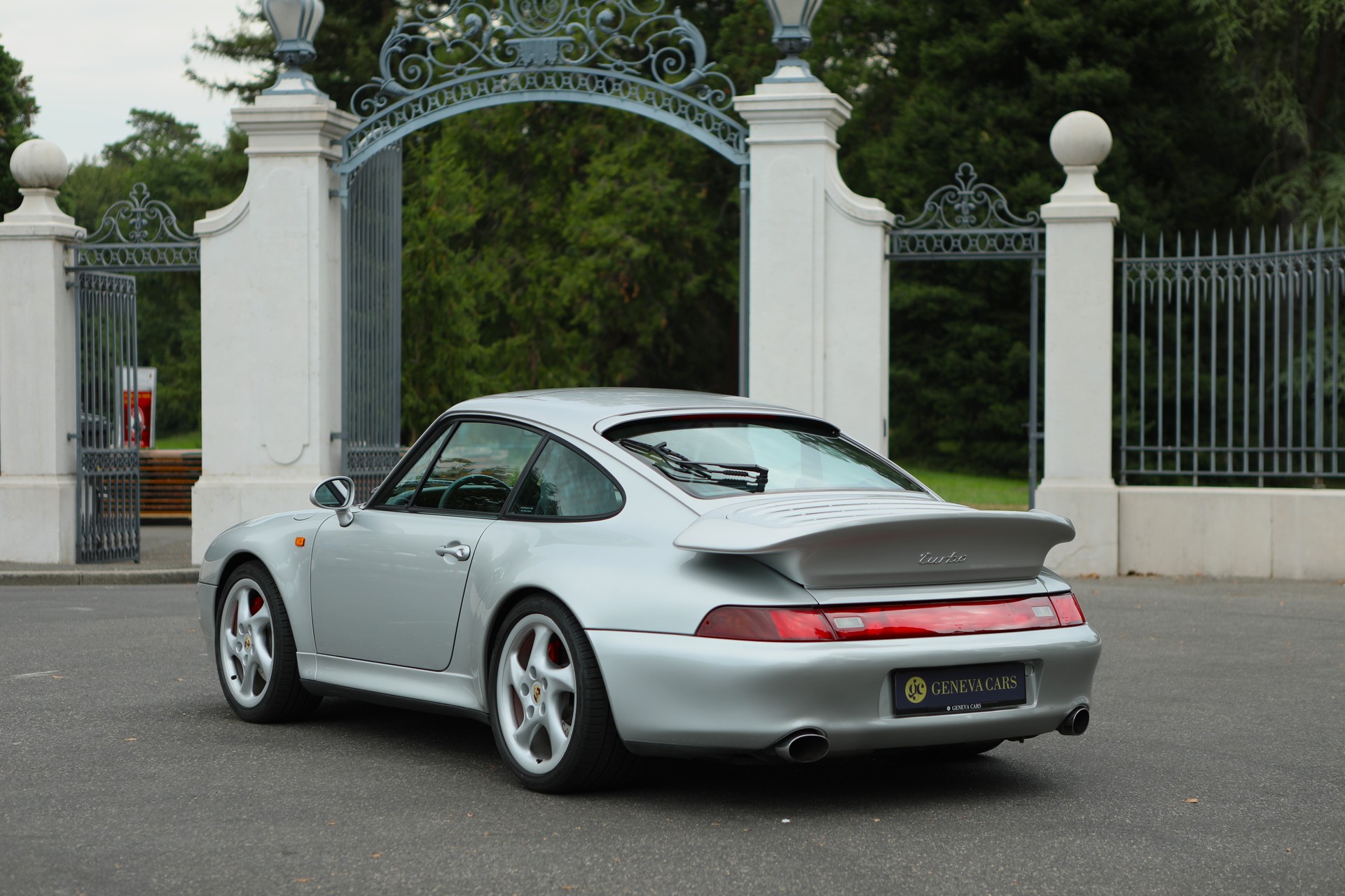 PORSCHE 911 Turbo 993-image-4