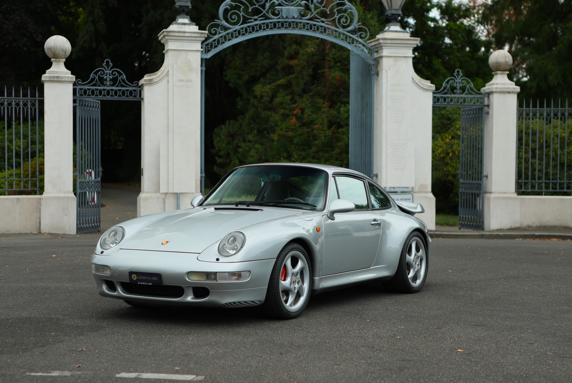 PORSCHE 911 Turbo 993-image-2