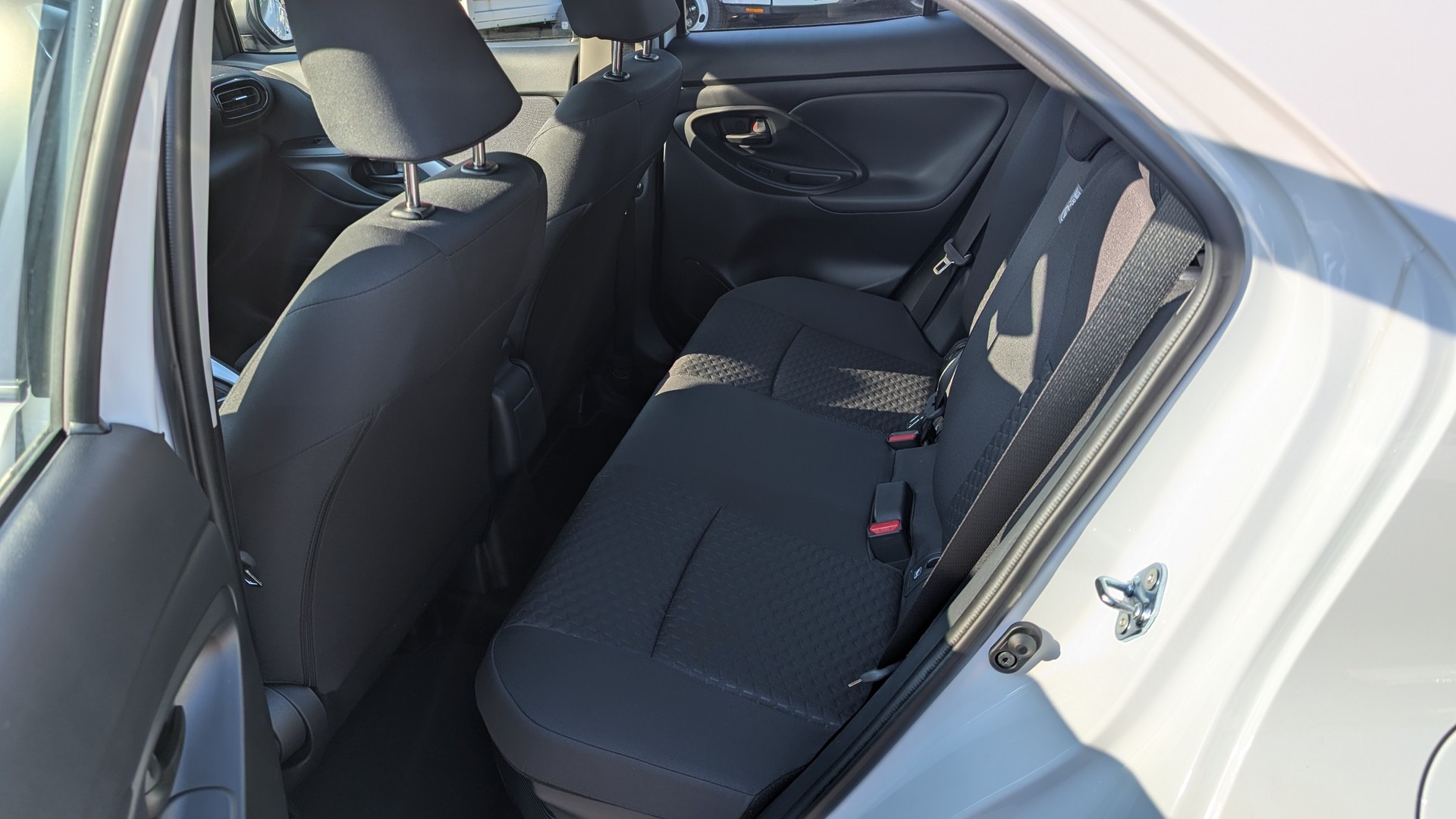 TOYOTA Yaris Cross 1.5 Comfort e-CVT-image-9