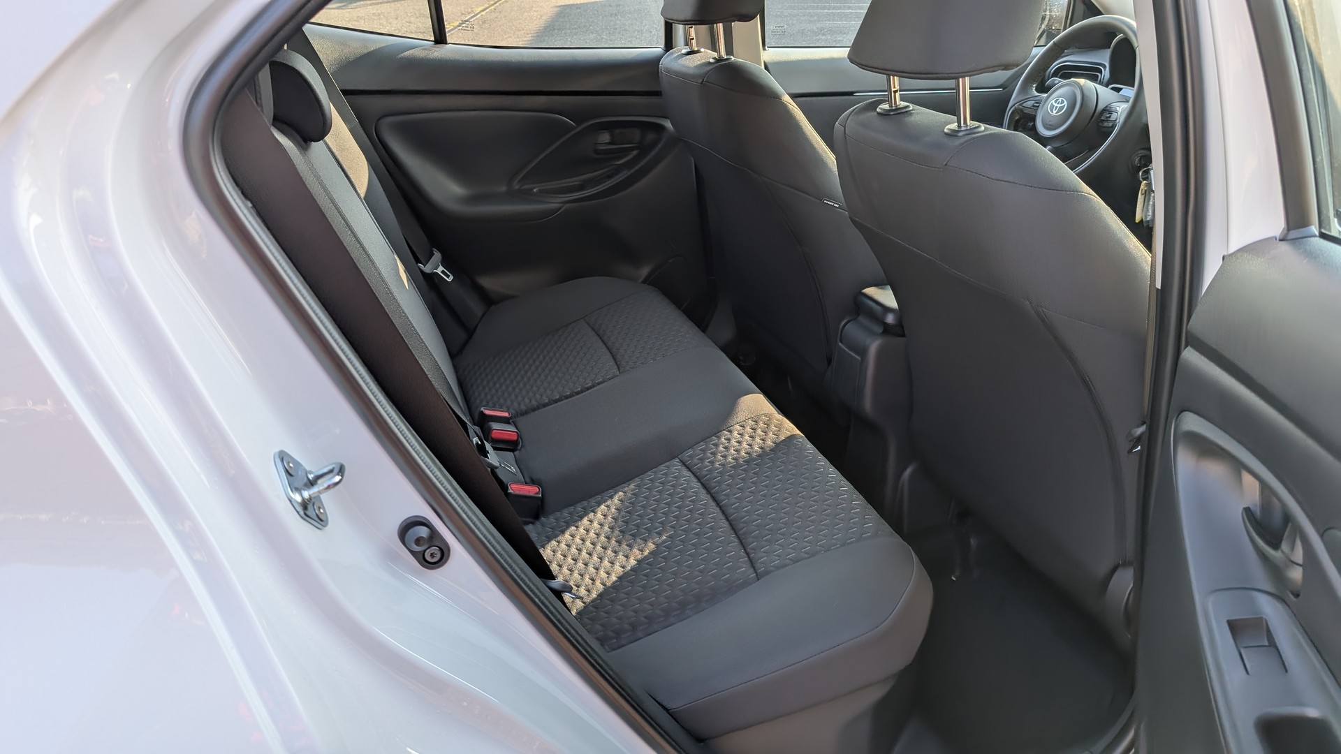 TOYOTA Yaris Cross 1.5 Comfort e-CVT-image-12