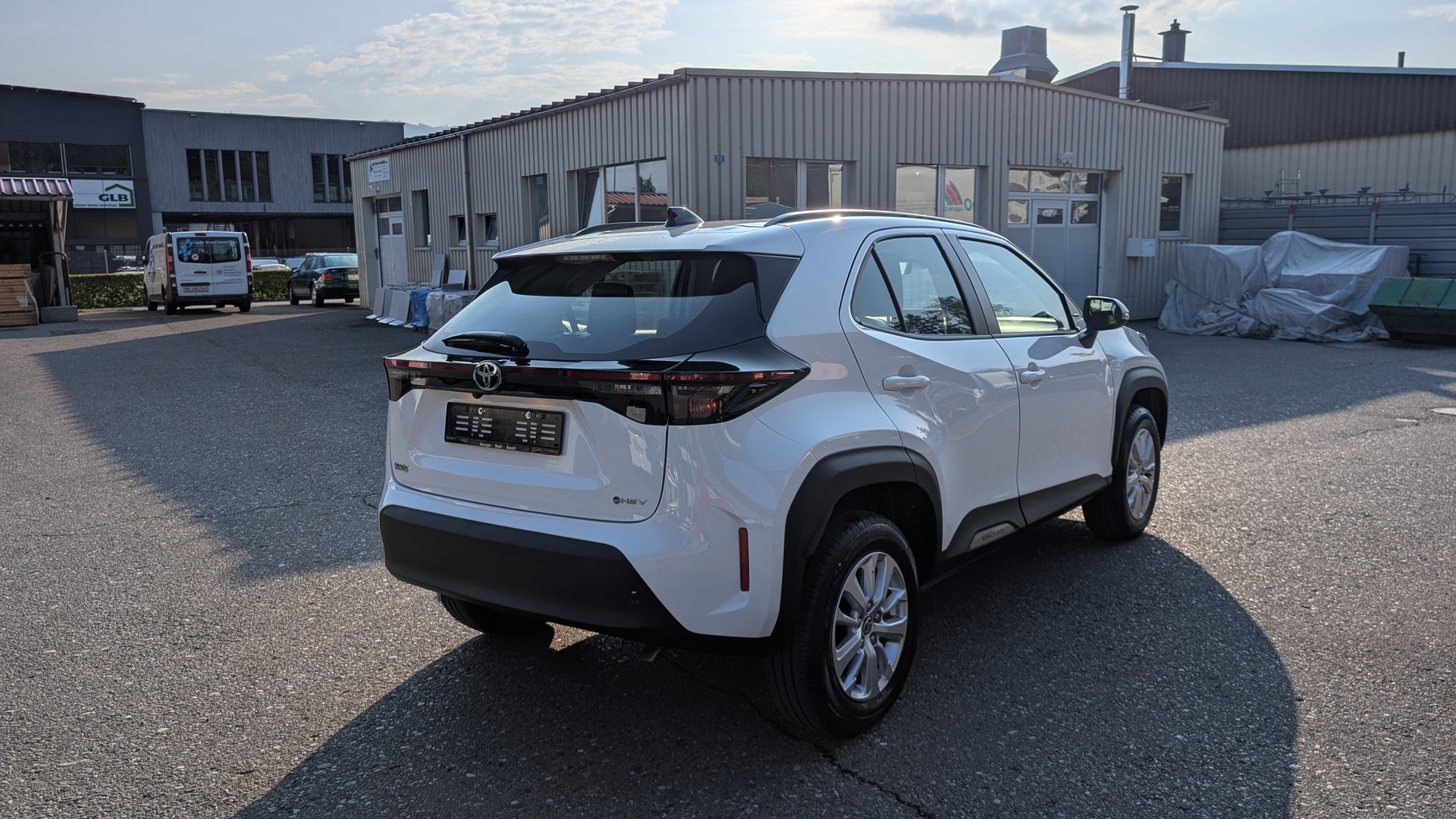 TOYOTA Yaris Cross 1.5 Comfort e-CVT-image-4