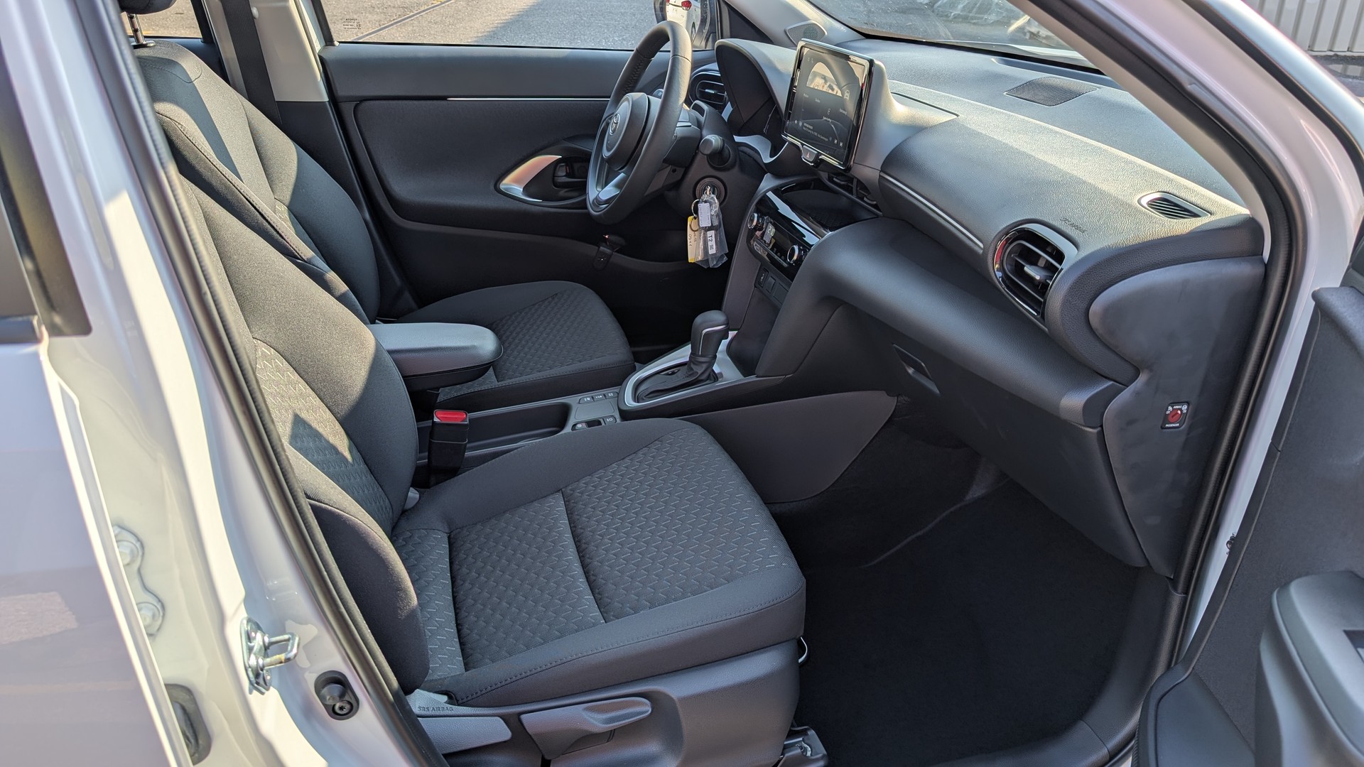 TOYOTA Yaris Cross 1.5 Comfort e-CVT-image-13