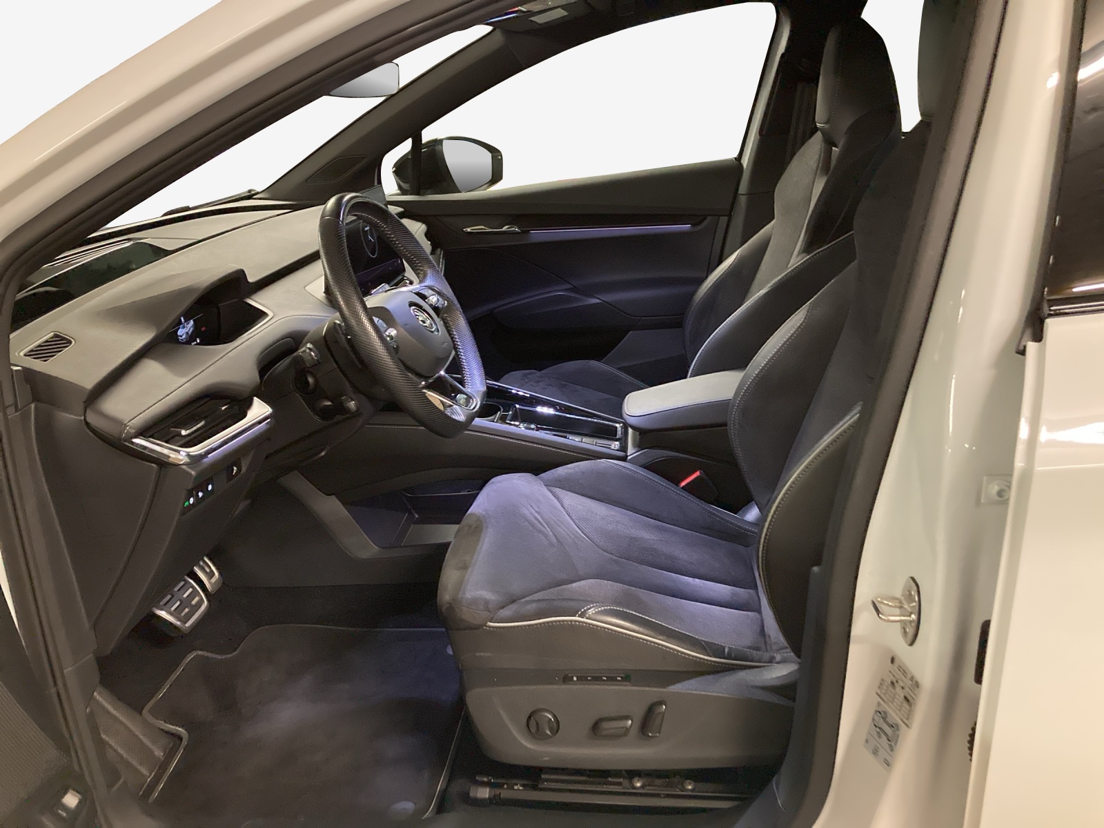 SKODA Enyaq iV 80x SportLine-image-8