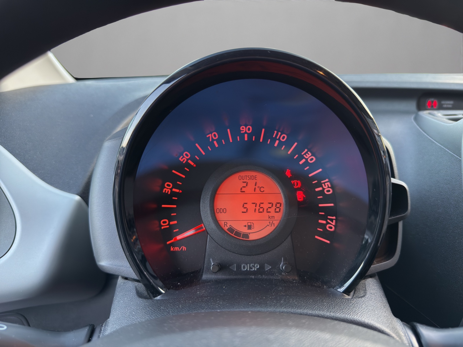 CITROEN C1 1.0 e-VTi Stop&Start Shine Airscape-image-10