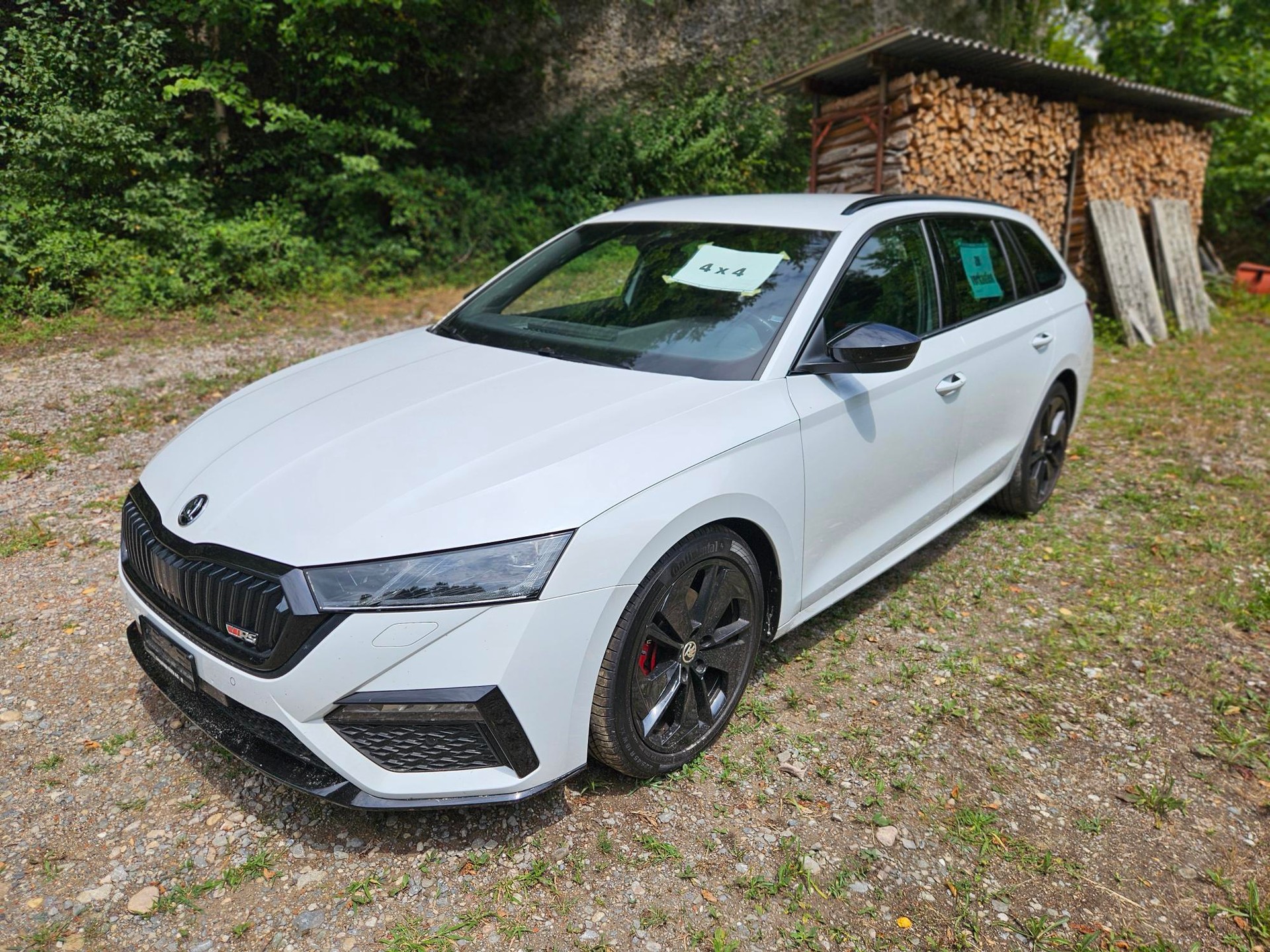 SKODA 2.0 TDI RS 4x4 DSG-image-1