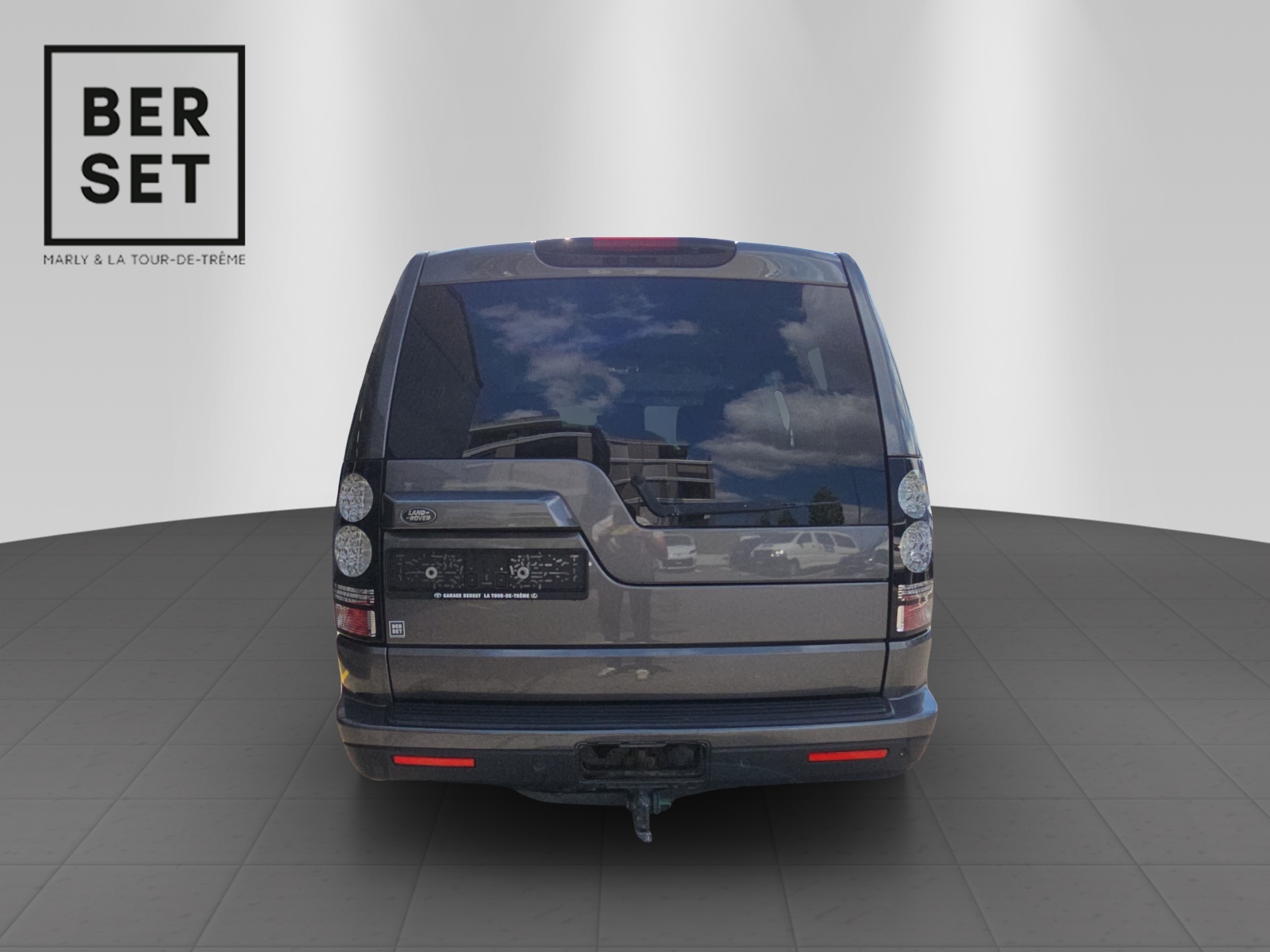 LAND ROVER Discovery 3.0 TDV6 210 Graphite-image-3