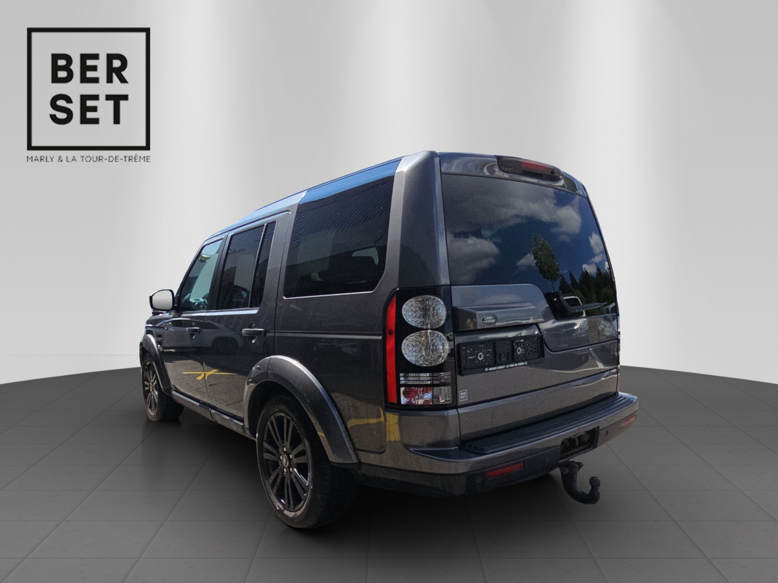 LAND ROVER Discovery 3.0 TDV6 210 Graphite-image-2