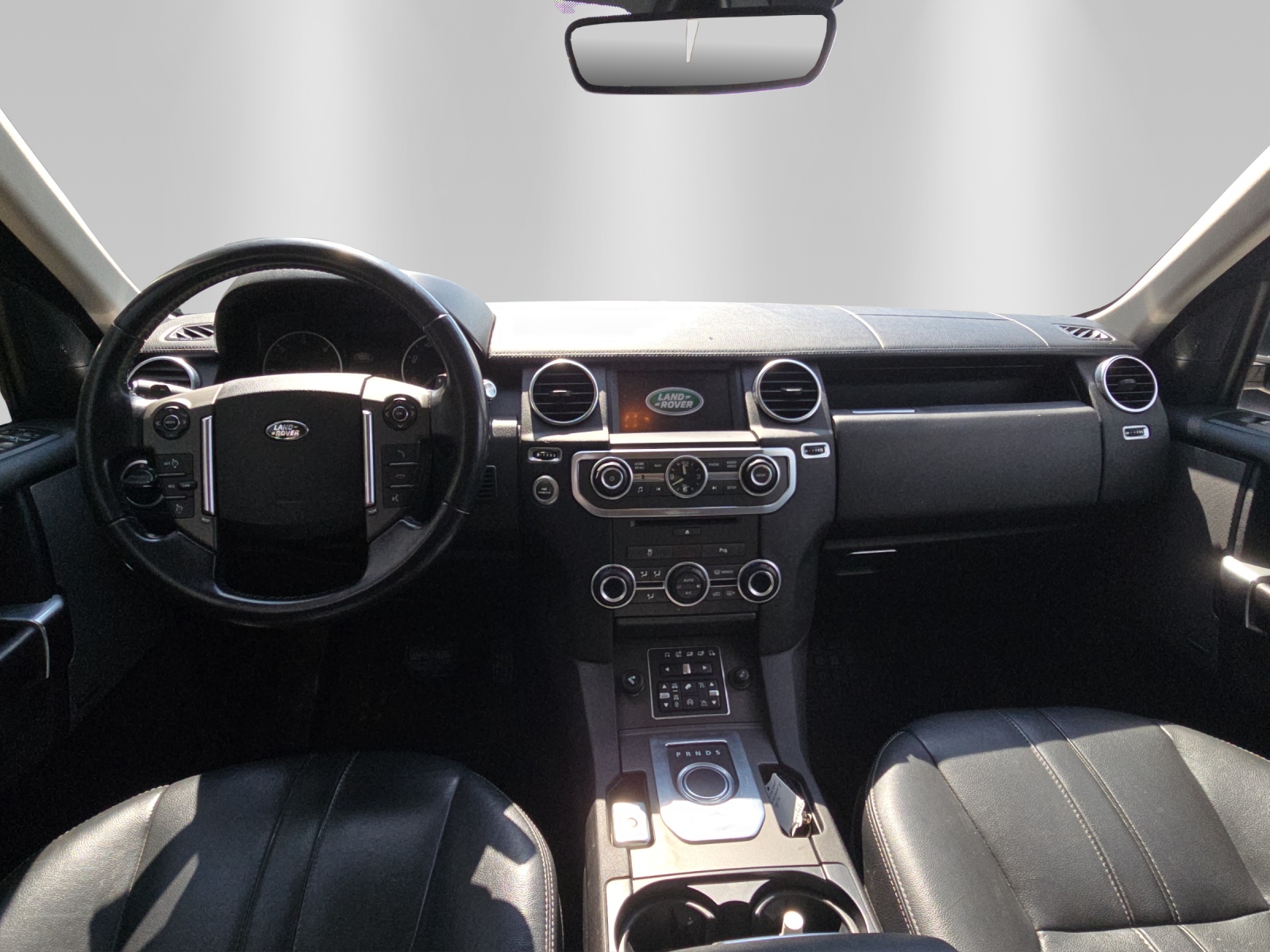 LAND ROVER Discovery 3.0 TDV6 210 Graphite-image-8