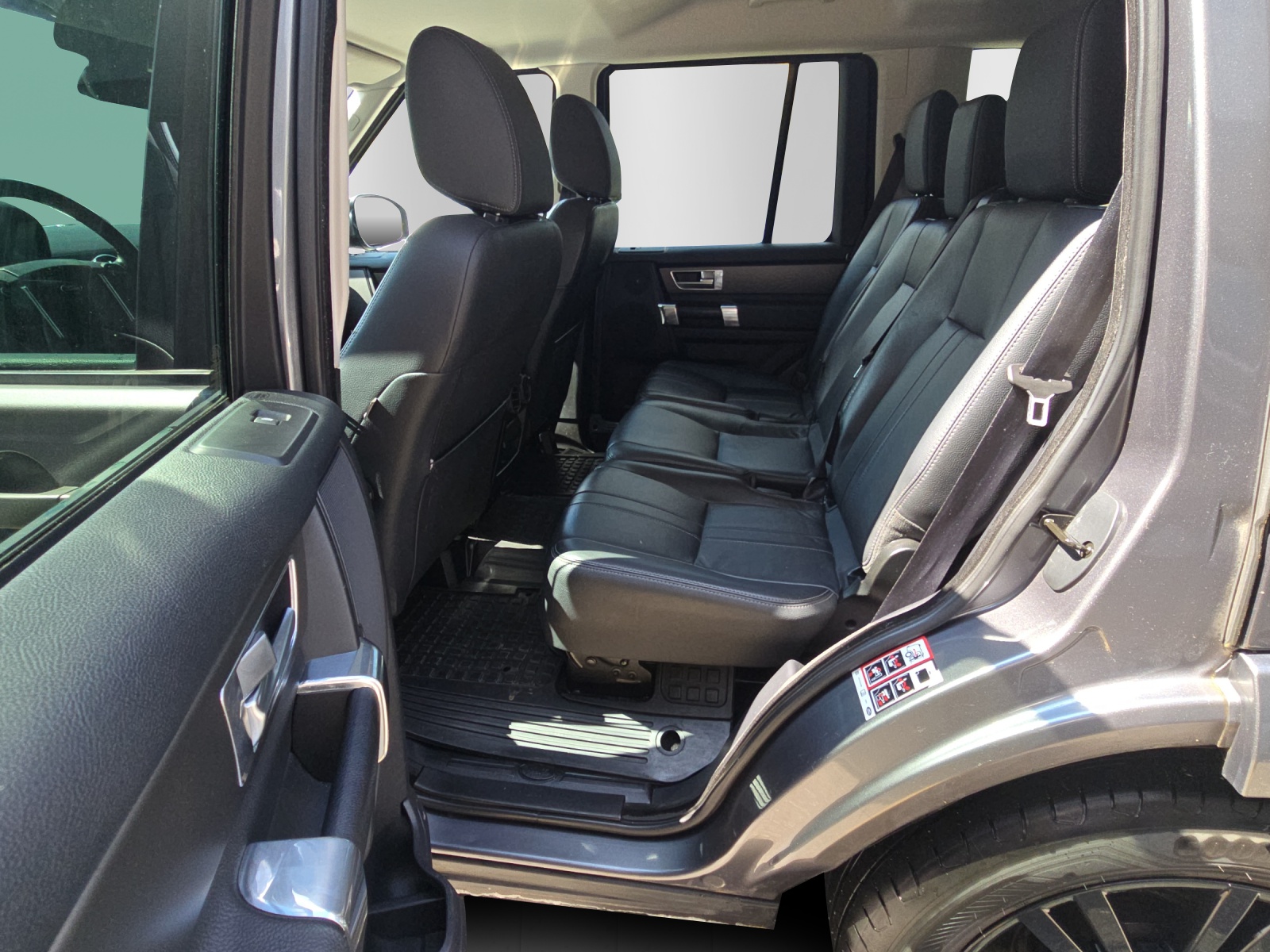 LAND ROVER Discovery 3.0 TDV6 210 Graphite-image-11