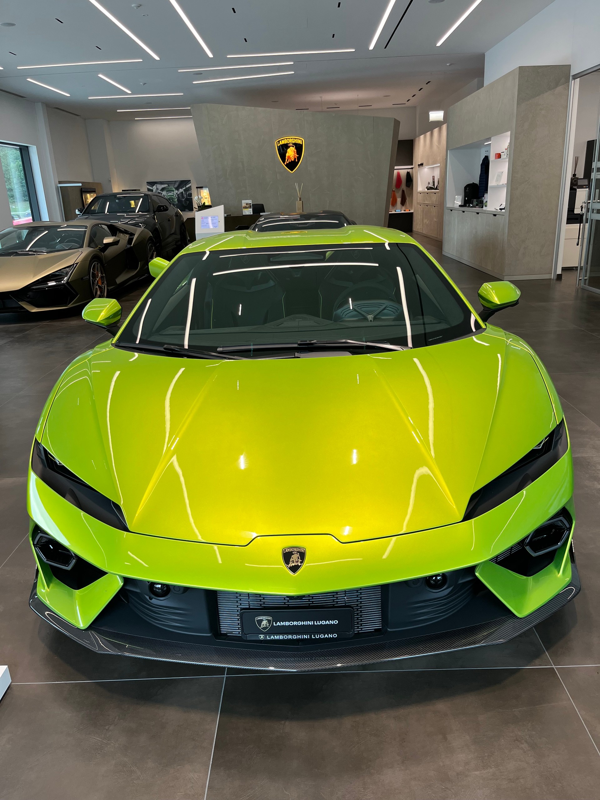 LAMBORGHINI Temerario Coupè MY26 Allegerita Package Carbon Fiber Shiny Lamborghini Lugano-image-1