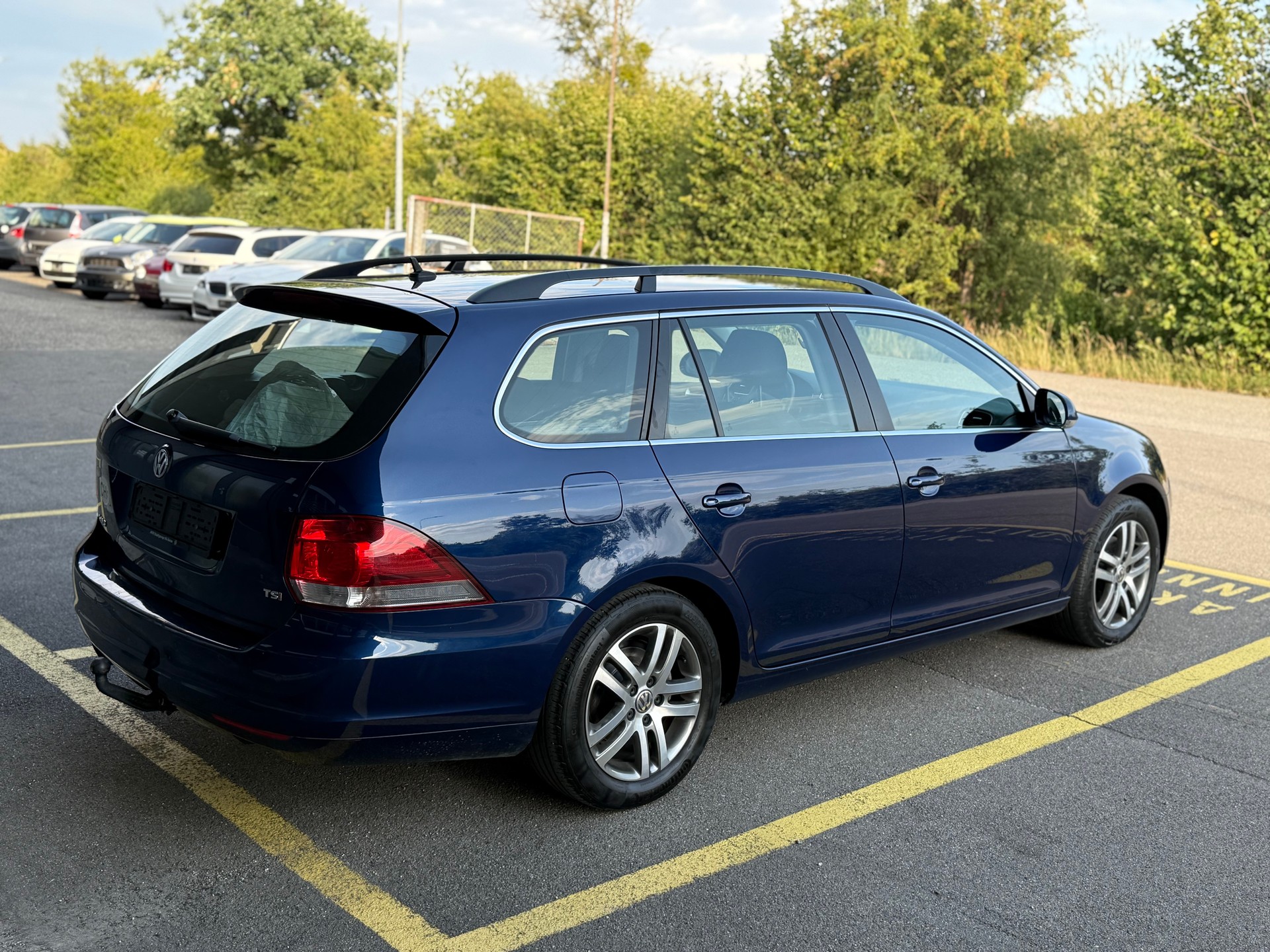 VW Golf Variant 1.4 TSI Team-image-3