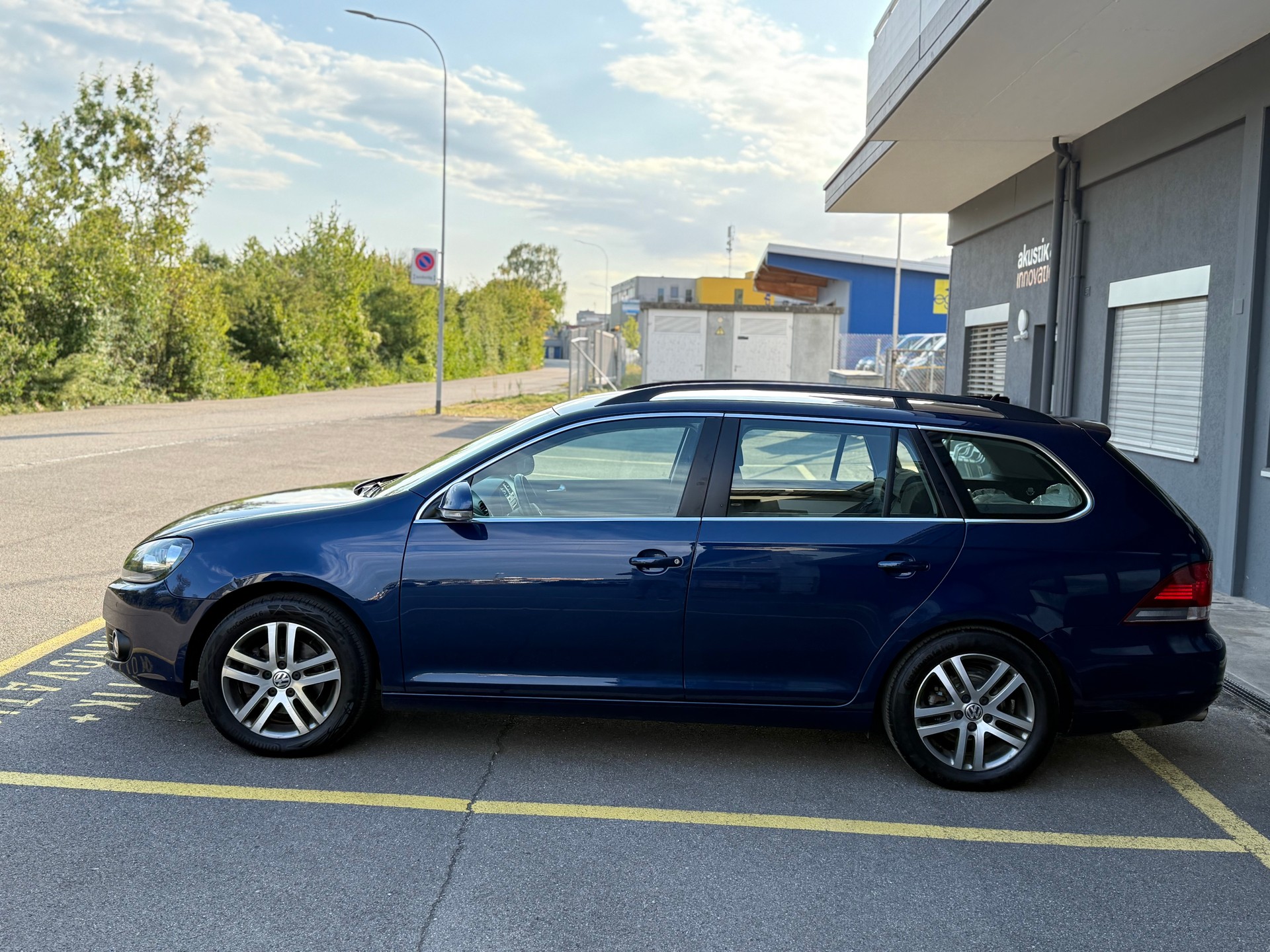 VW Golf Variant 1.4 TSI Team-image-4