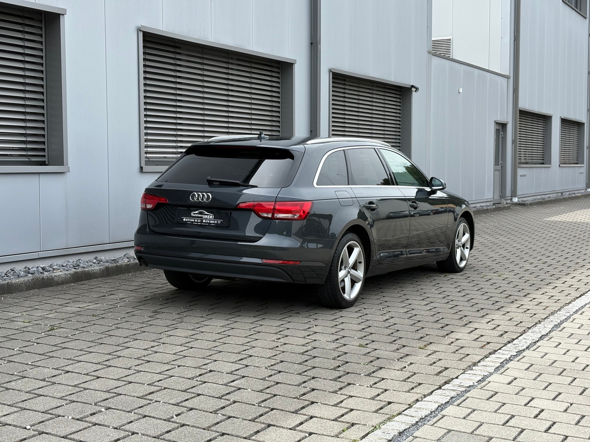 AUDI A4 Avant 2.0 TDI S-tronic-image-9