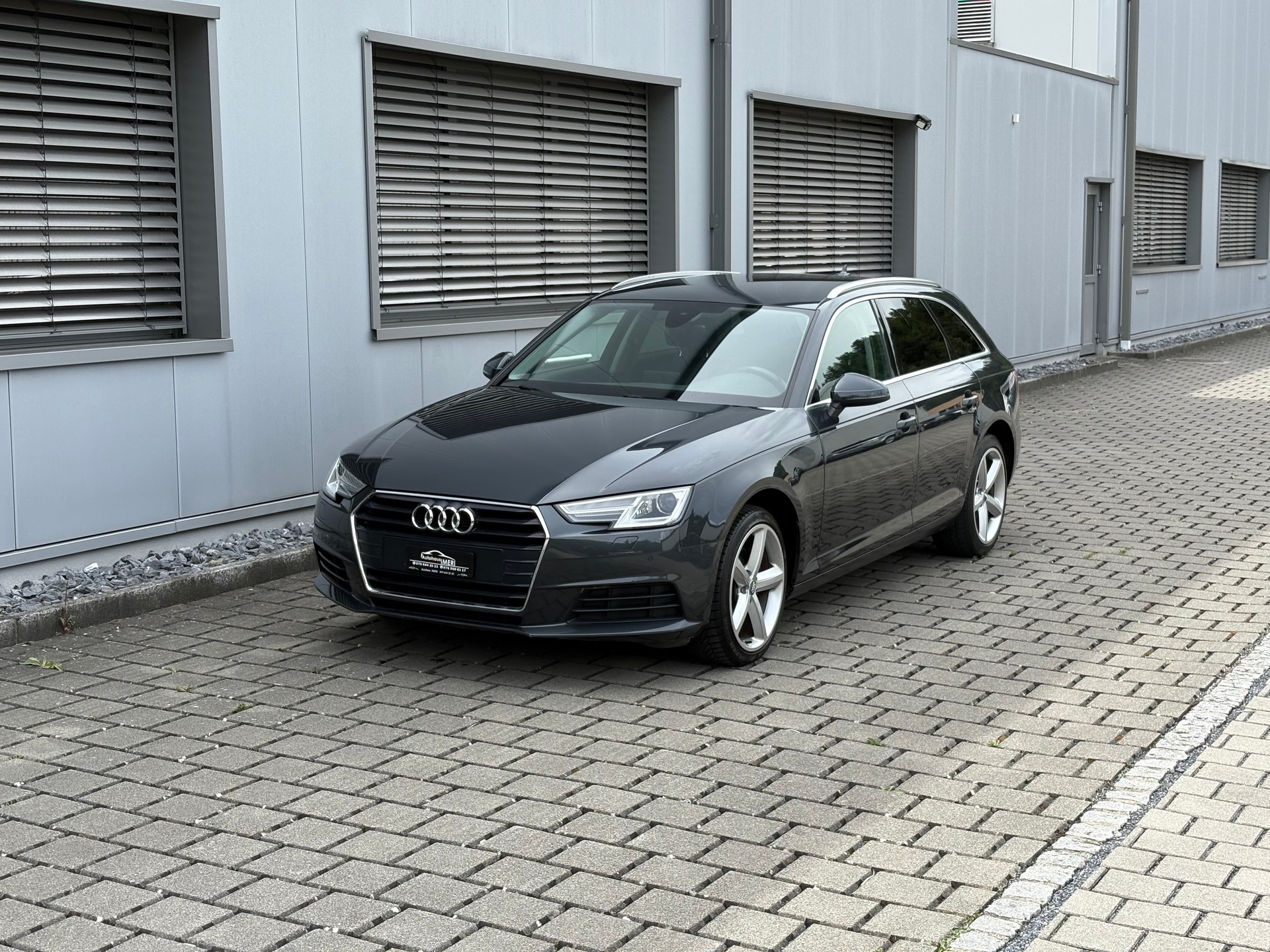 AUDI A4 Avant 2.0 TDI S-tronic-image-1