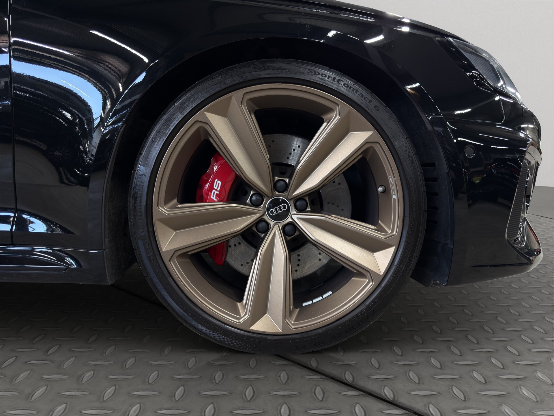 AUDI RS4 Avant quattro tiptronic-image-8