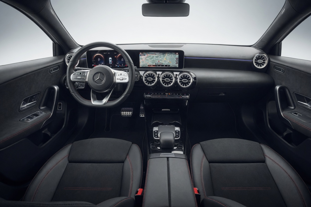 MERCEDES-BENZ A 220 d AMG Line 8G-DCT-image-13