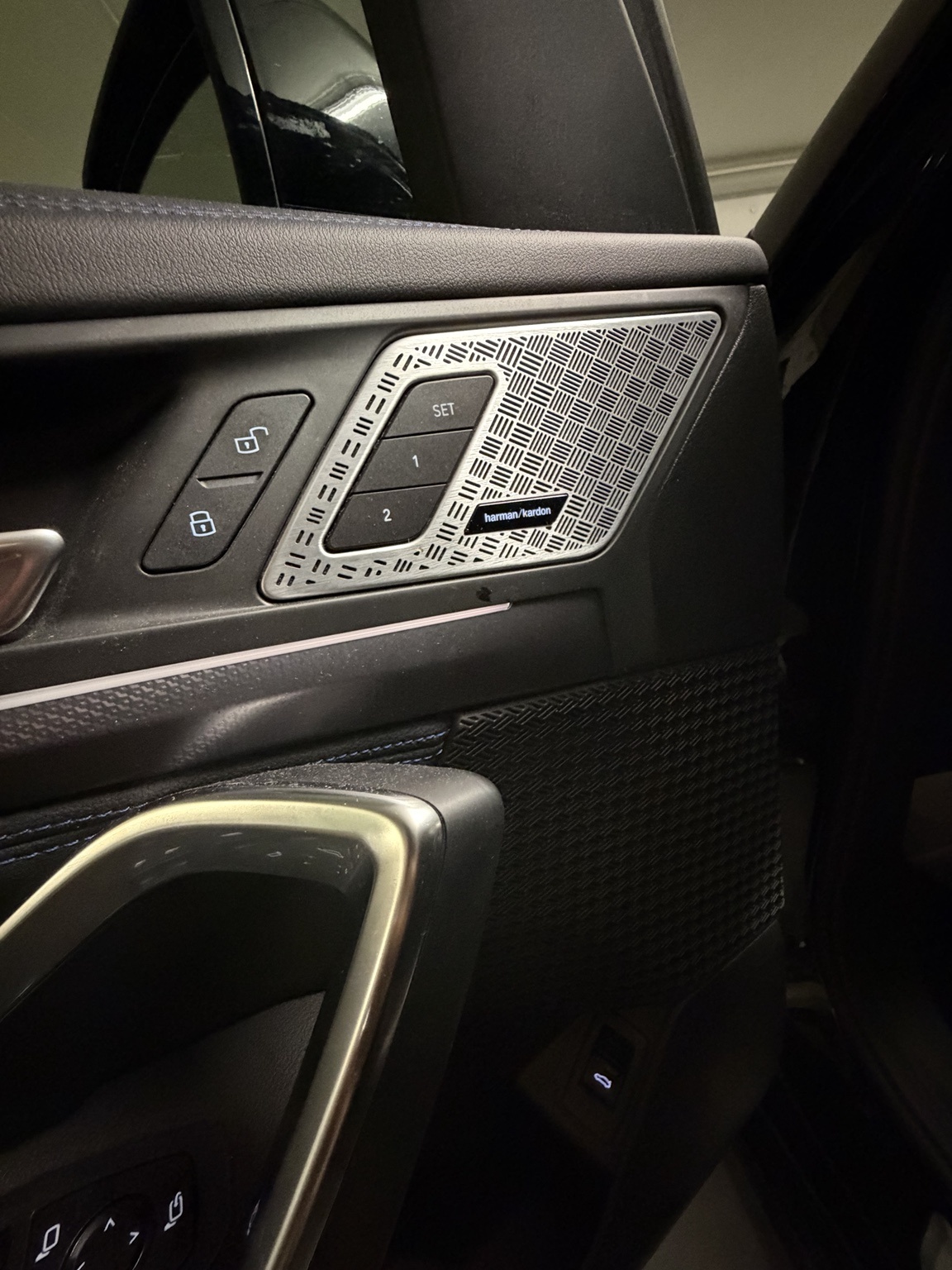 BMW 23i xDrive-image-6
