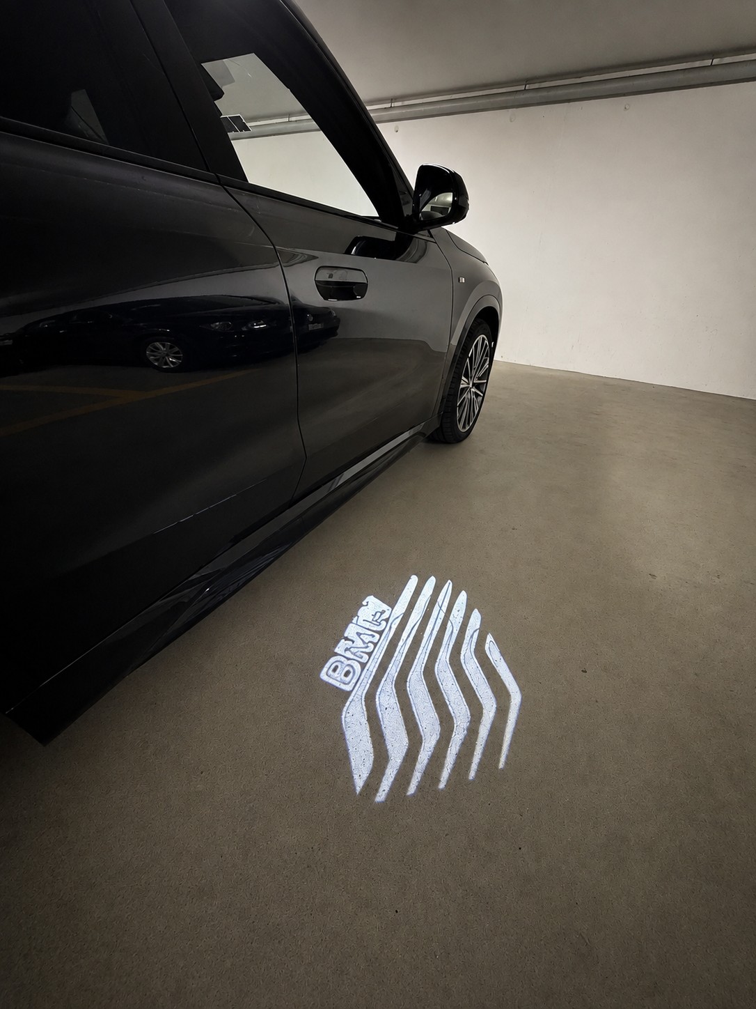 BMW 23i xDrive-image-9