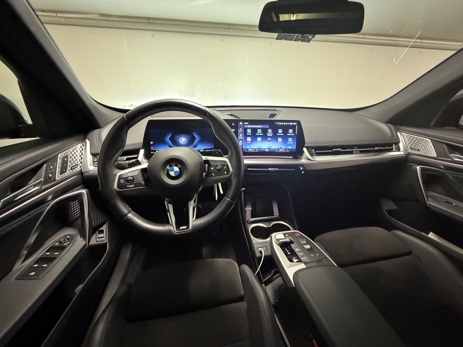 BMW 23i xDrive-image-3