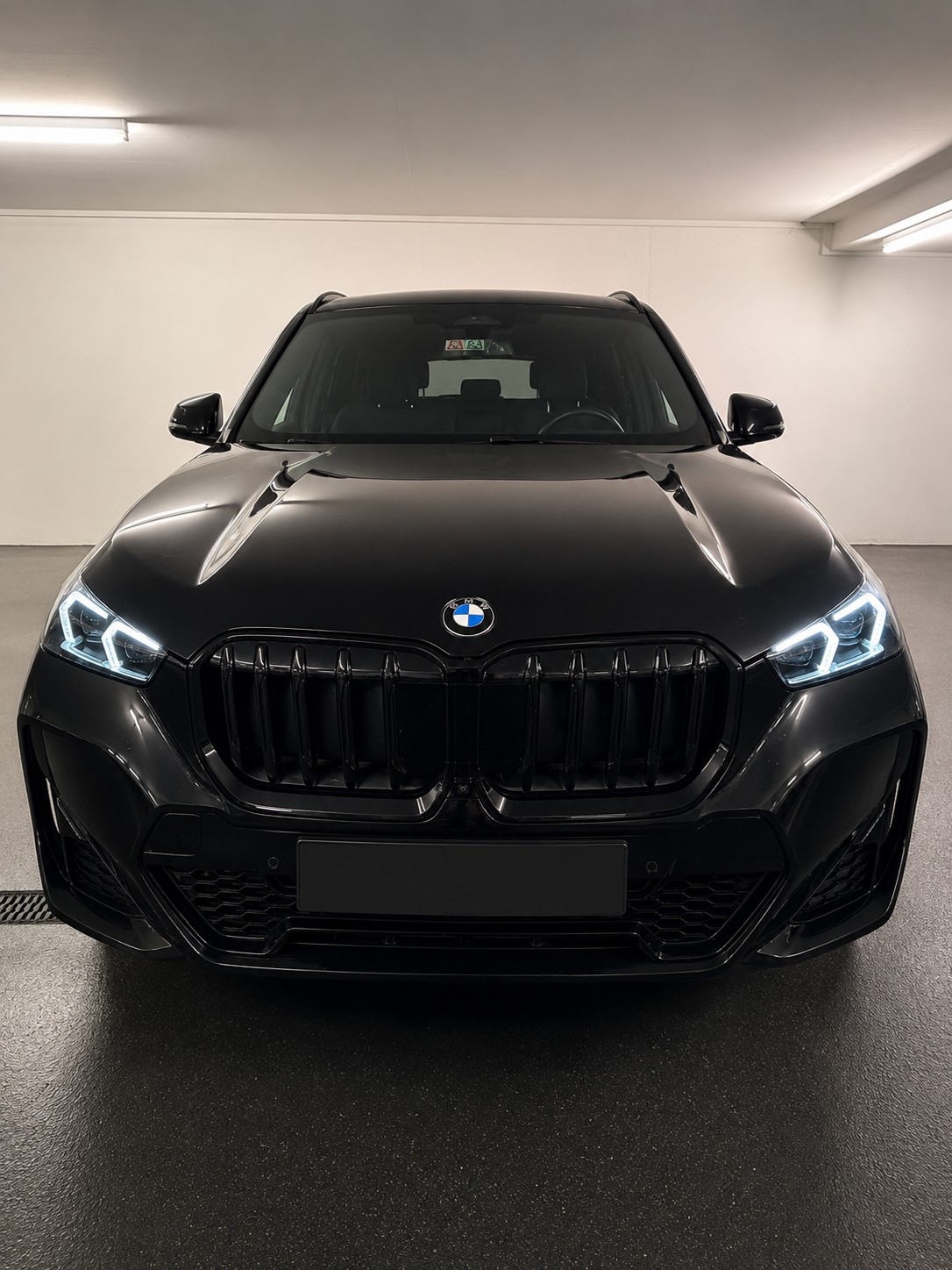 BMW 23i xDrive-image-0