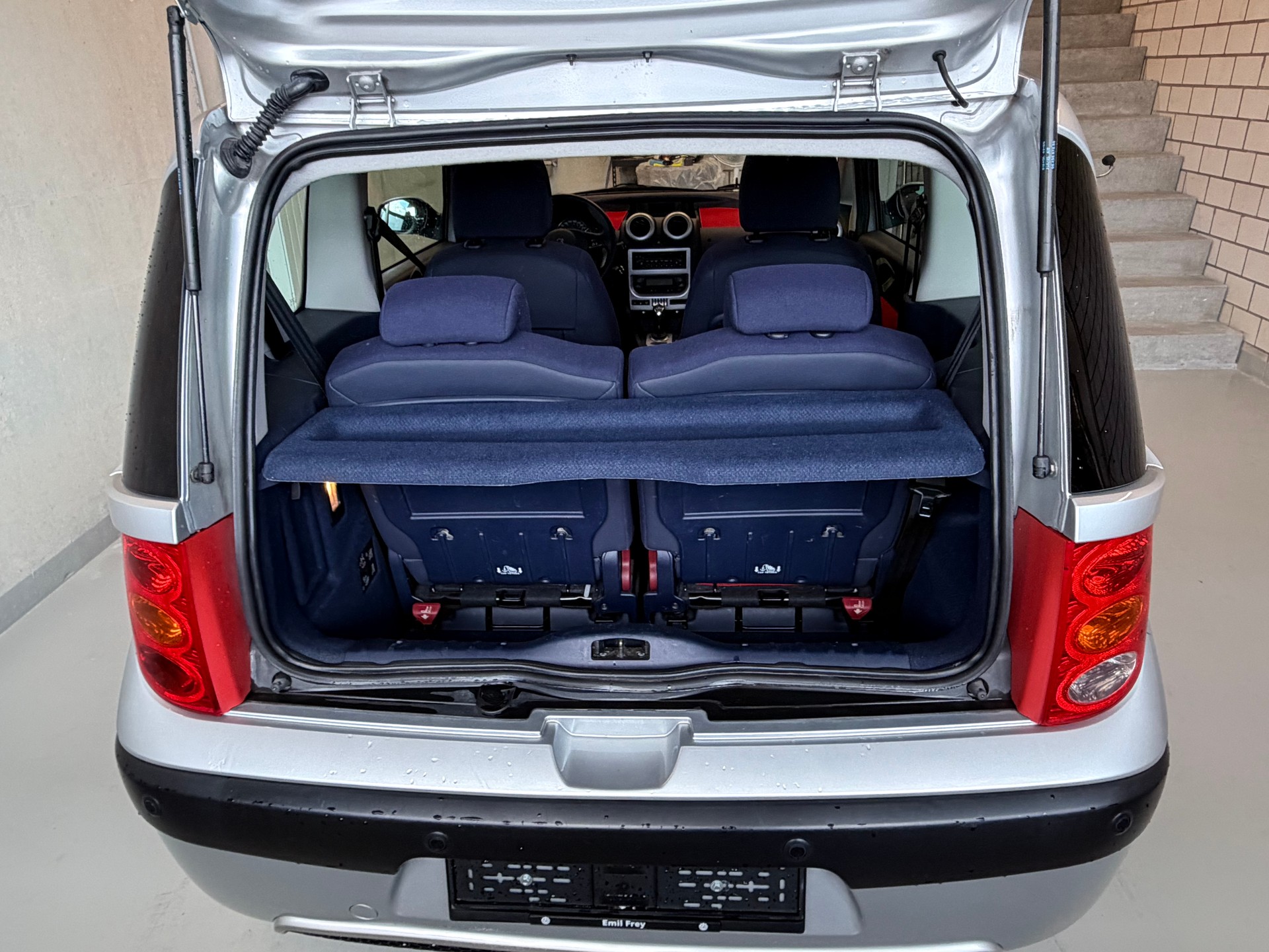 PEUGEOT 1007 1.6 Trendy 2-Tronic-image-4