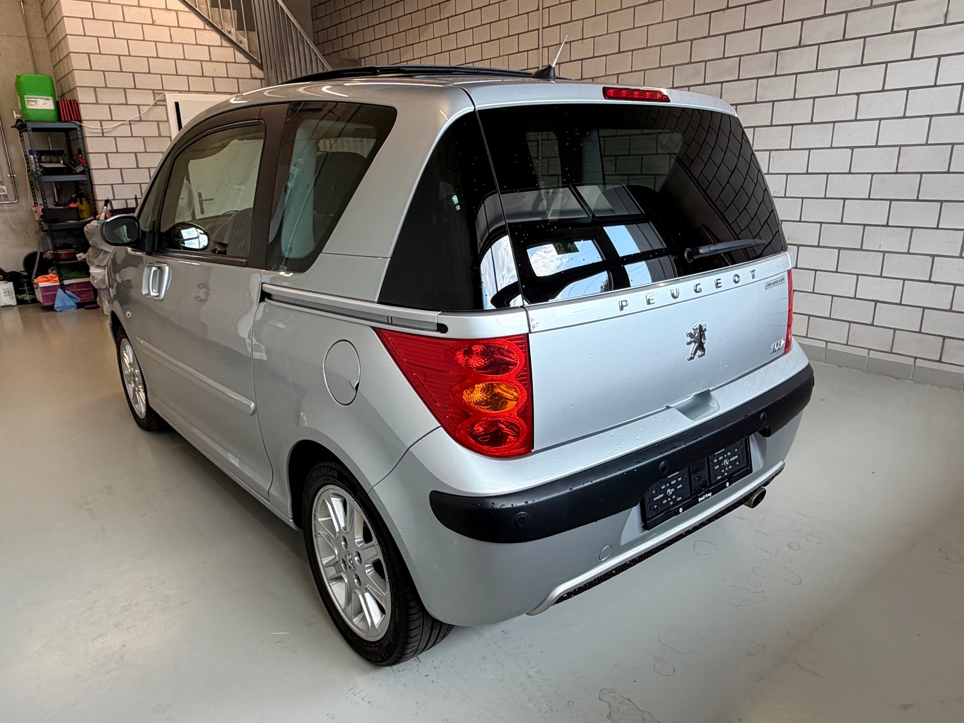 PEUGEOT 1007 1.6 Trendy 2-Tronic-image-3