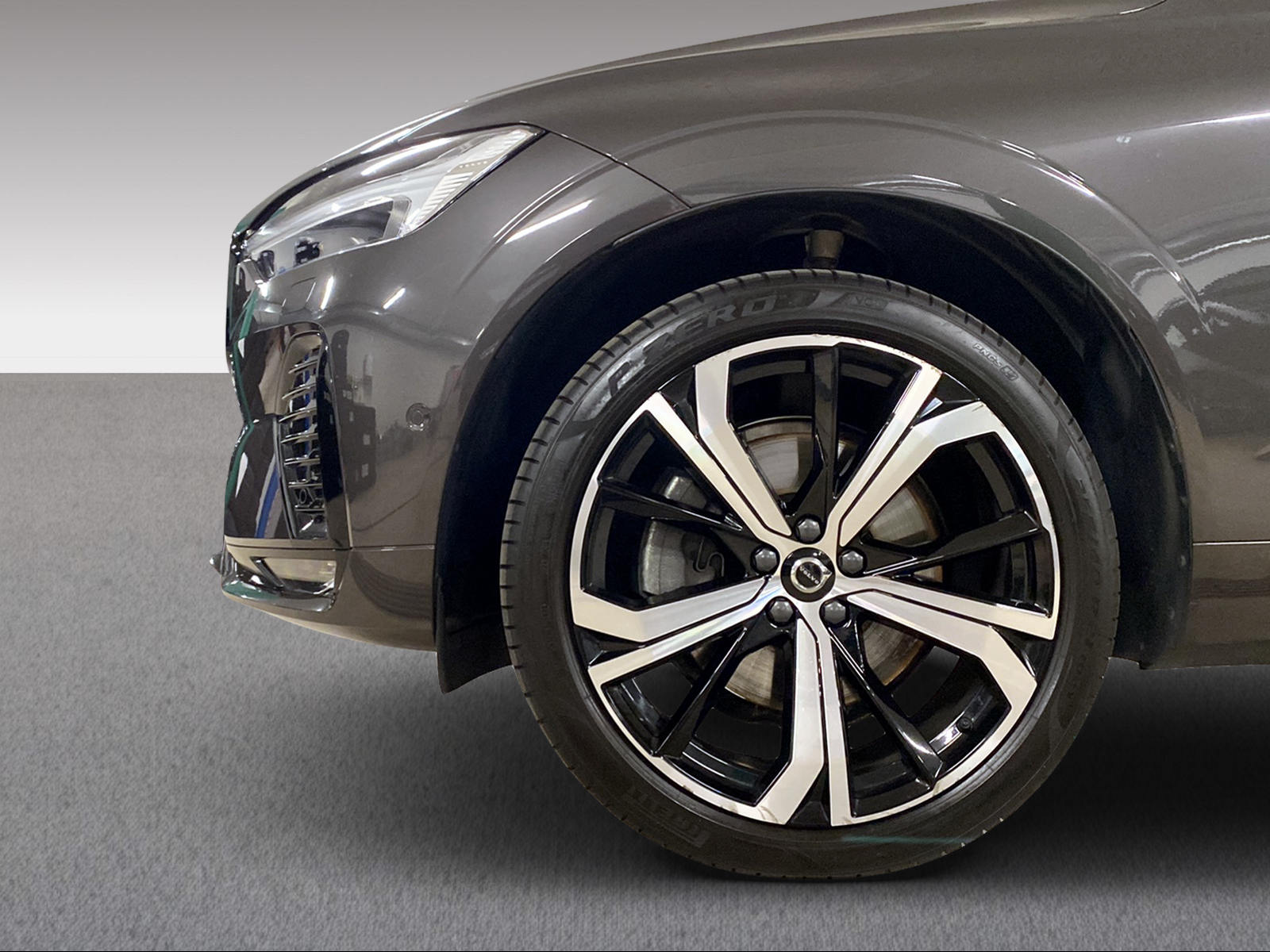 VOLVO XC60 2.0 B5 MH Plus Dark AWD-image-15