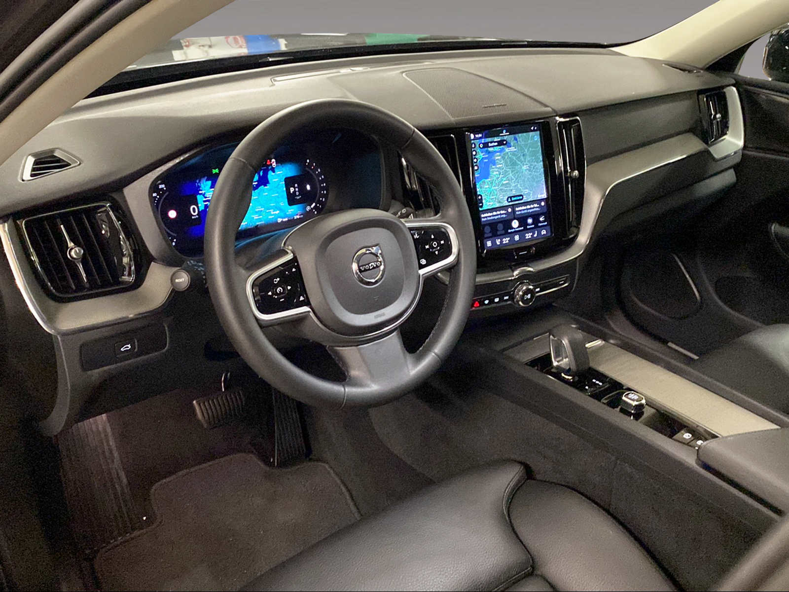 VOLVO XC60 2.0 B5 MH Plus Dark AWD-image-7