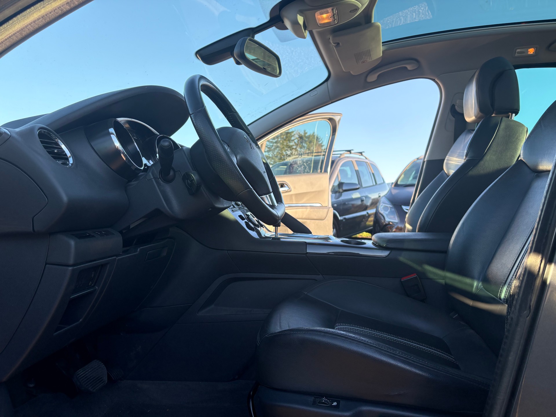 PEUGEOT 3008 1.6 16V T Allure Tiptronic-image-11