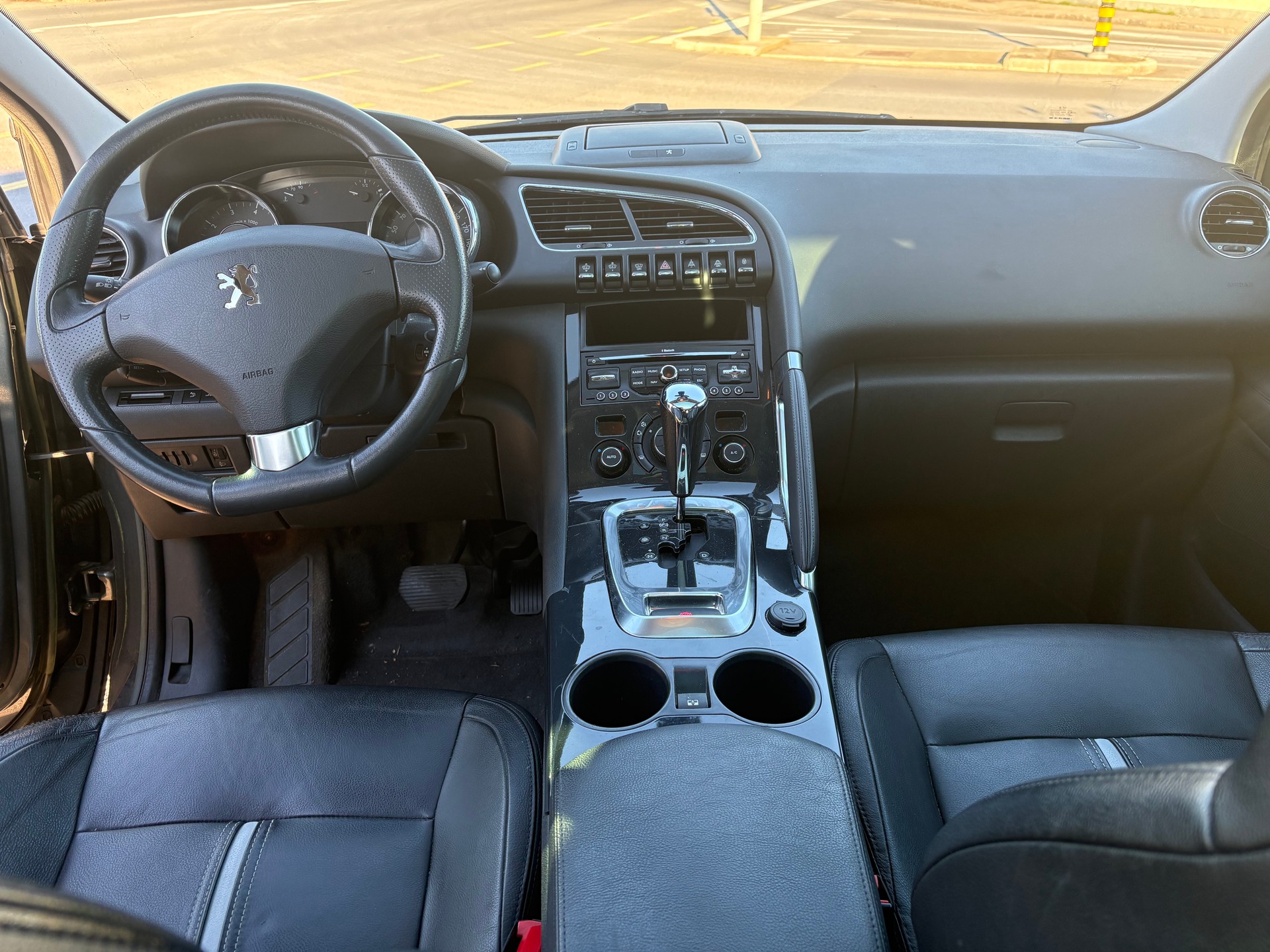 PEUGEOT 3008 1.6 16V T Allure Tiptronic-image-8