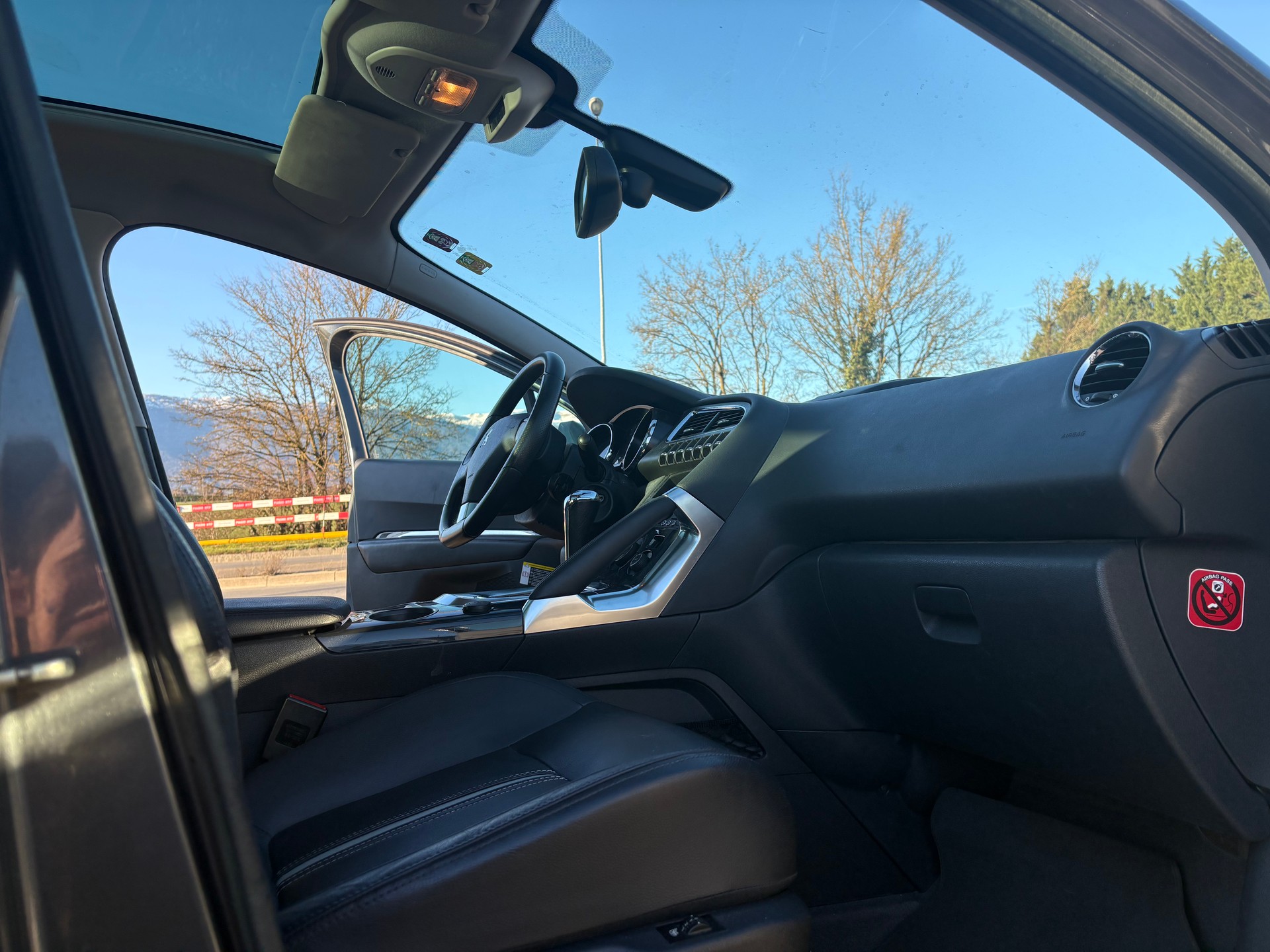 PEUGEOT 3008 1.6 16V T Allure Tiptronic-image-12
