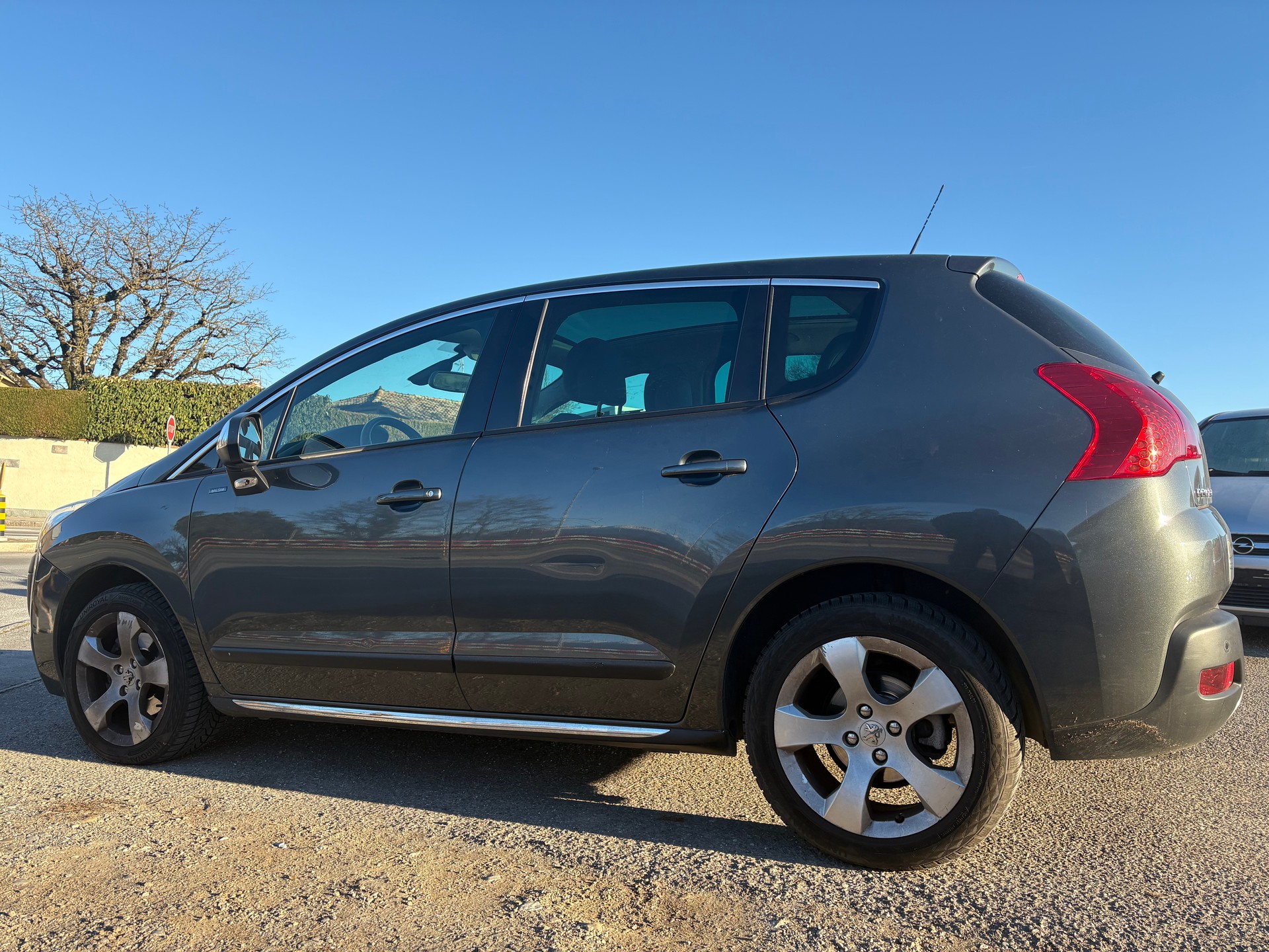 PEUGEOT 3008 1.6 16V T Allure Tiptronic-image-5