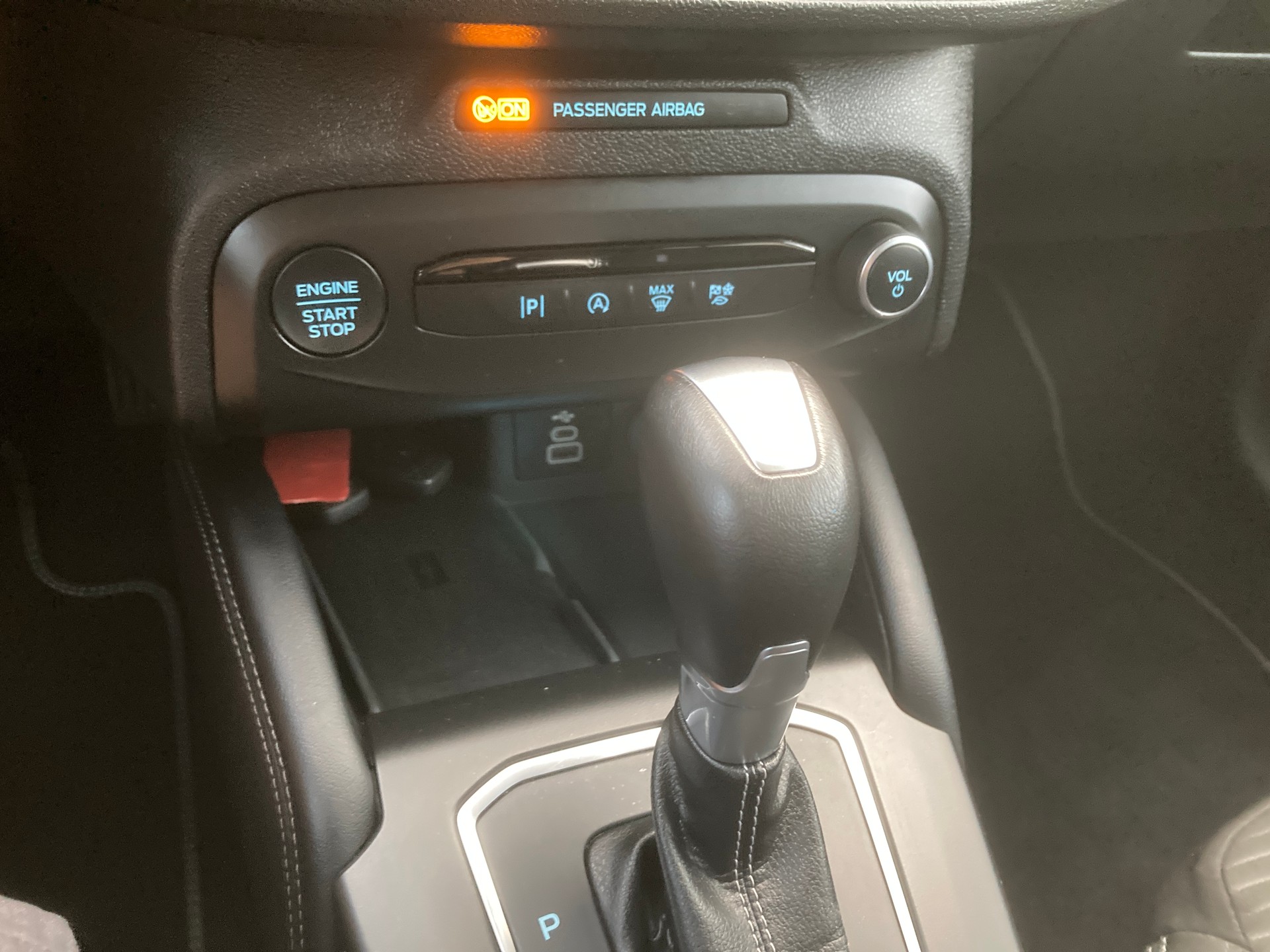 FORD Focus 1.0 MHEV Titanium X Automat-image-10