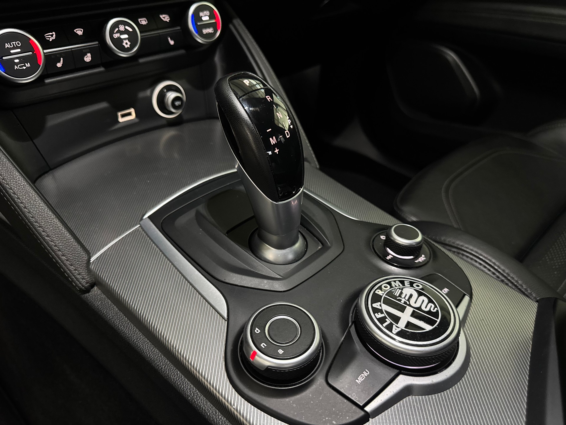 ALFA ROMEO Stelvio 2.2 JTDM Super Q4 Automatic-image-9