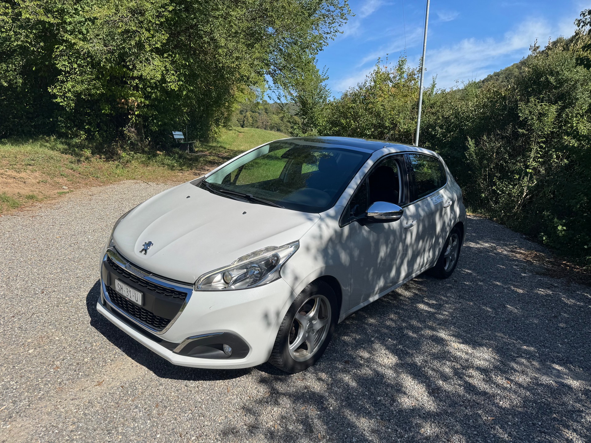 PEUGEOT 208 1.2 PureTech Active EAT6-image-2