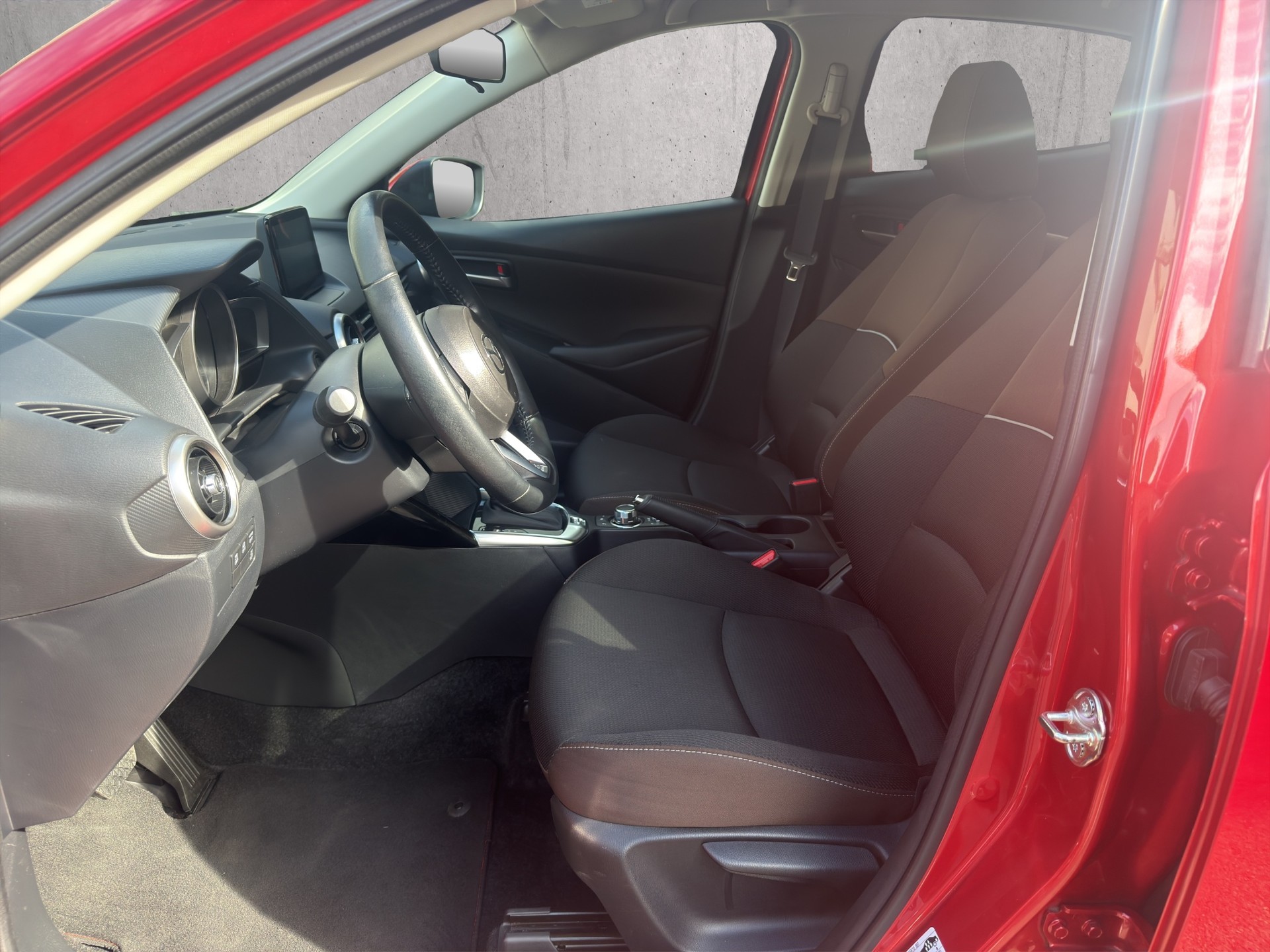 MAZDA 2 SKYACTIV-G 90 Ambition Plus Automat-image-8