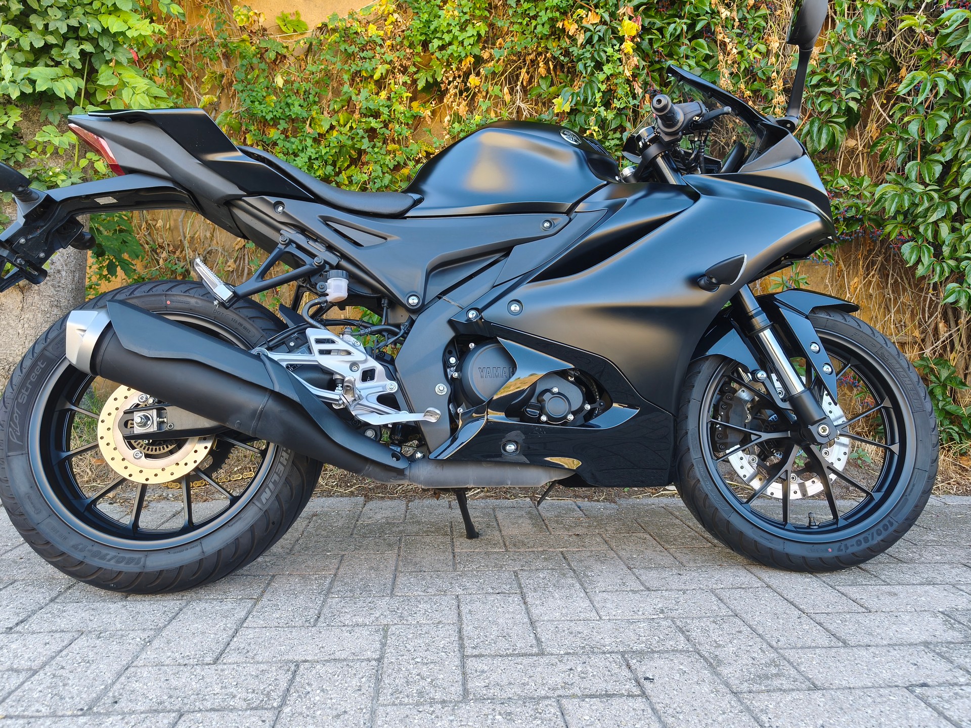 YAMAHA YZF-R 125 ABS-image-2