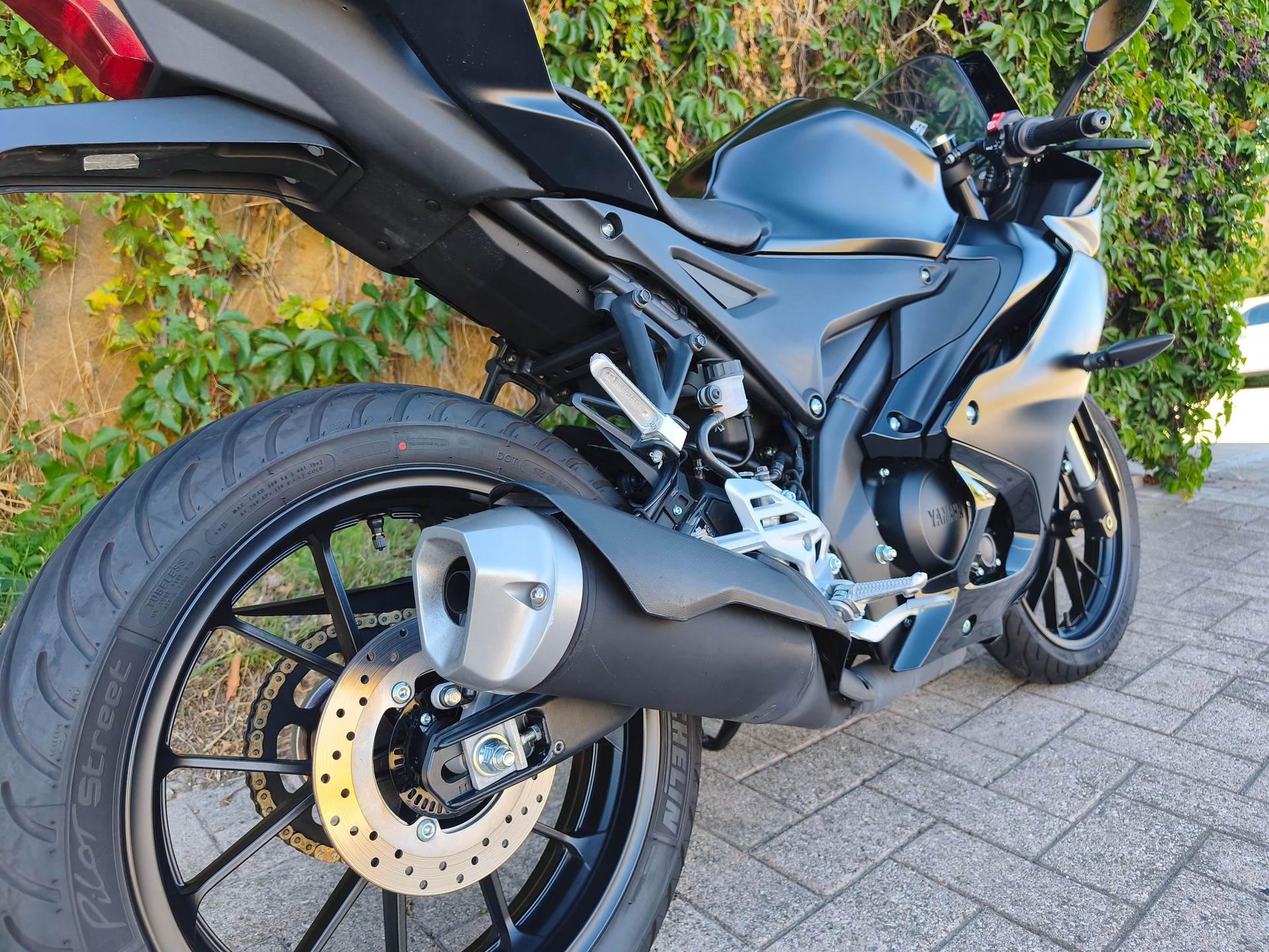 YAMAHA YZF-R 125 ABS-image-3