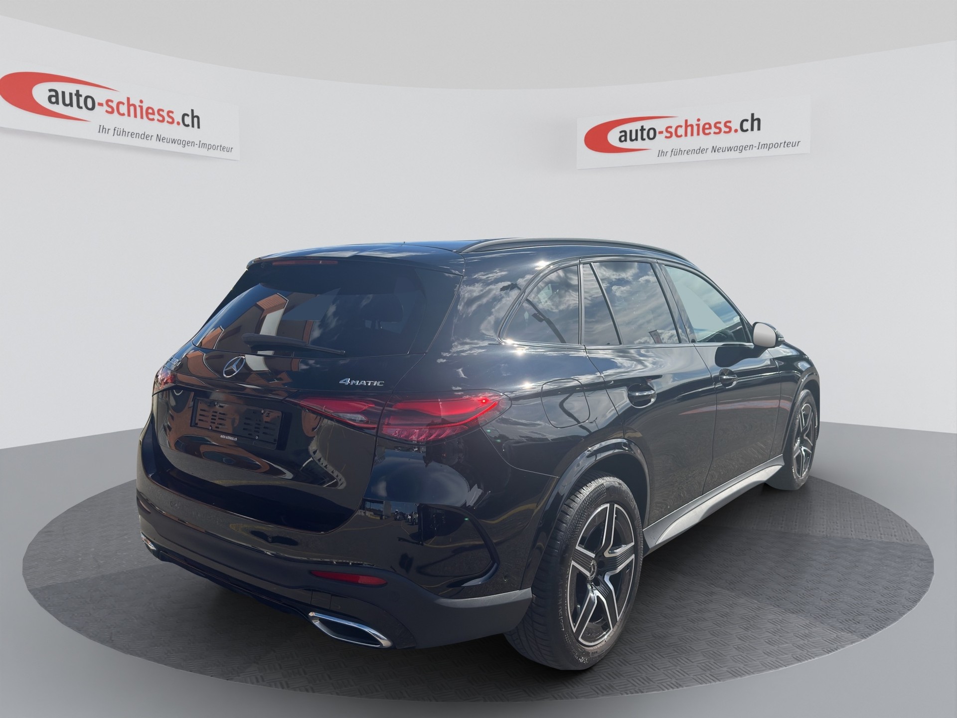 MERCEDES-BENZ GLC 300 d 4Matic AMG Line Night 9G-Tronic-image-7
