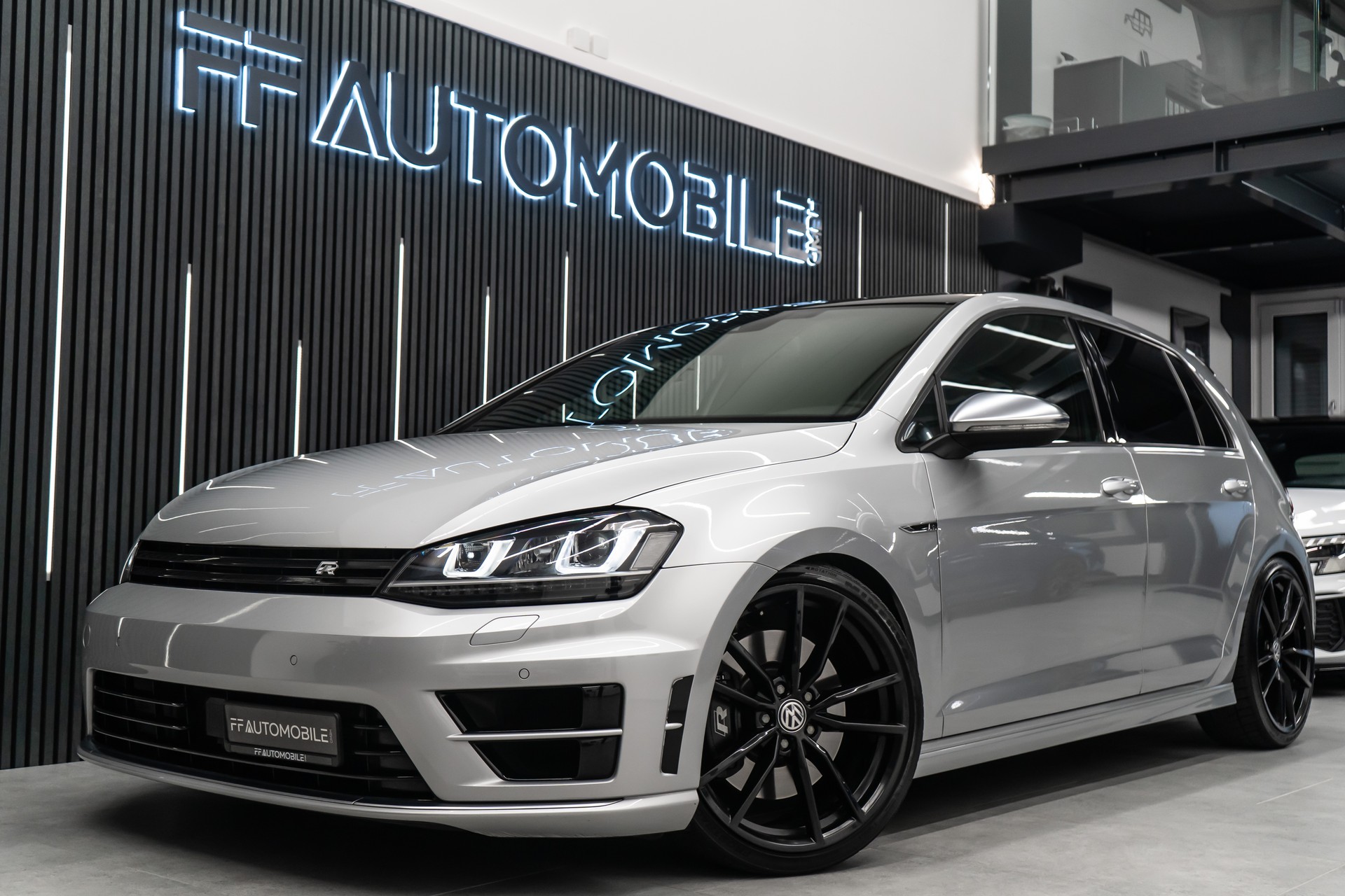 VW Golf 2.0 TSI R 4Motion DSG / SILVER-ROCKET / CARPI-TUNING-image-0