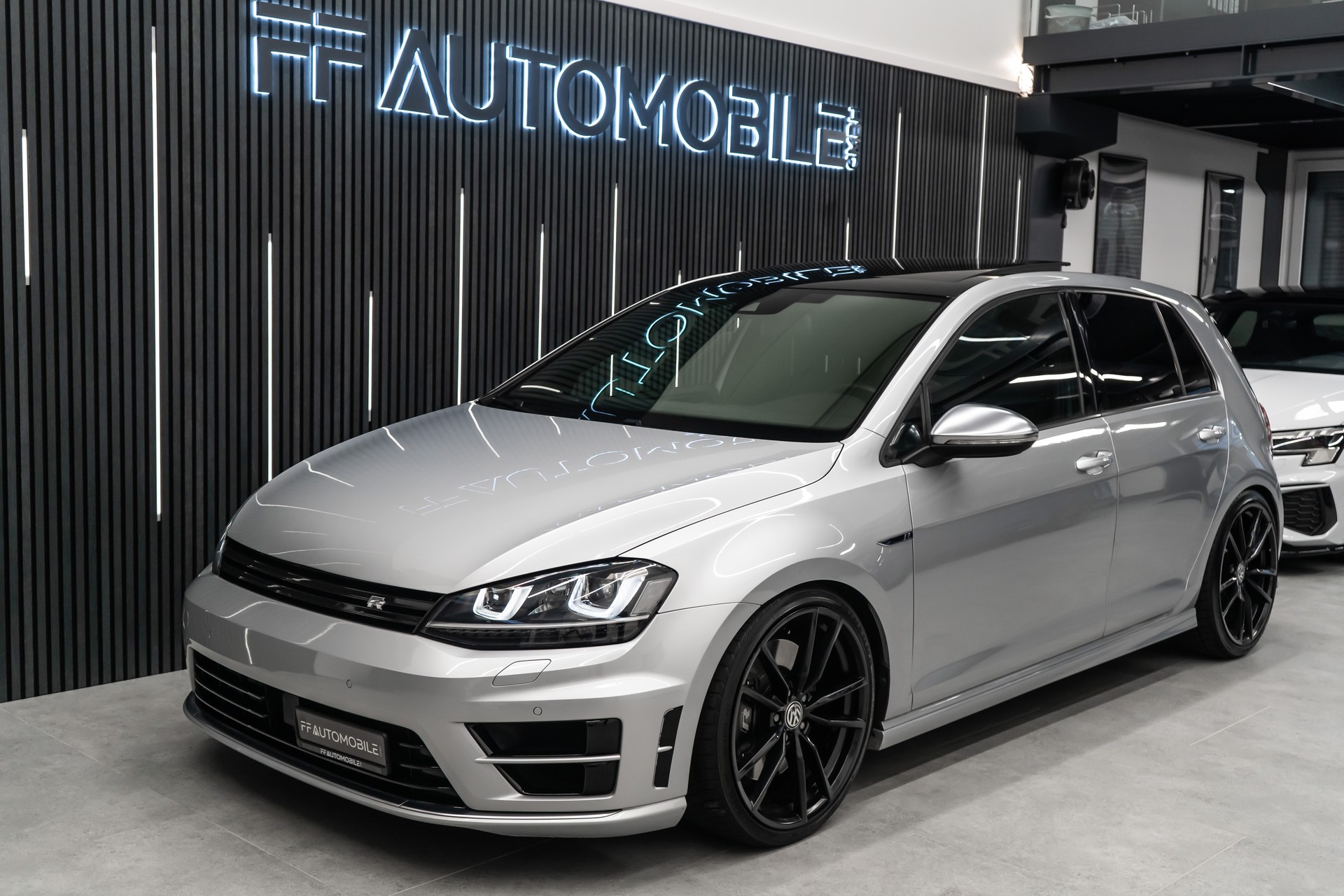 VW Golf 2.0 TSI R 4Motion DSG / SILVER-ROCKET / CARPI-TUNING-image-3
