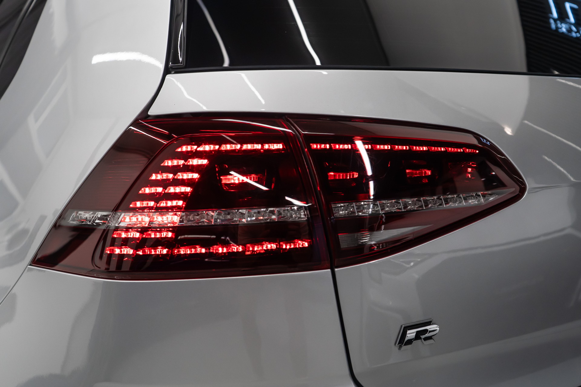 VW Golf 2.0 TSI R 4Motion DSG / SILVER-ROCKET / CARPI-TUNING-image-10