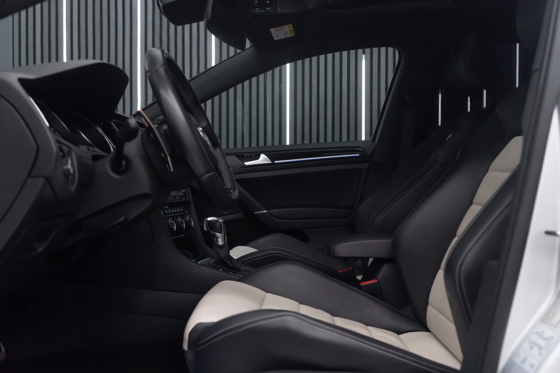 VW Golf 2.0 TSI R 4Motion DSG / SILVER-ROCKET / CARPI-TUNING-image-13