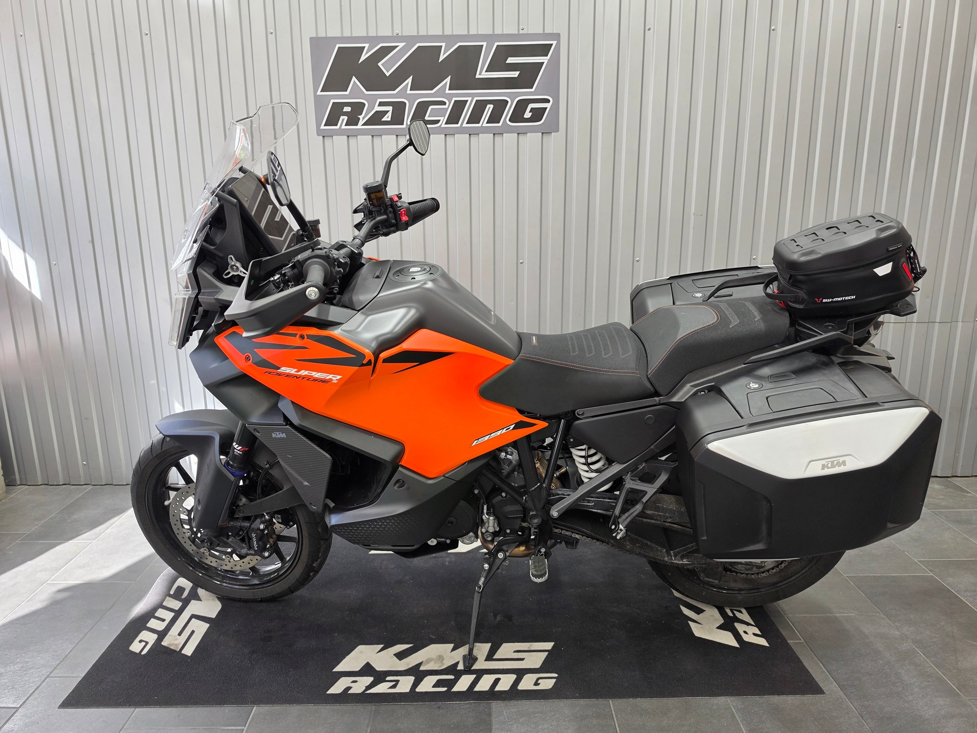 KTM 1390 Super Adventure-showroom-element-1