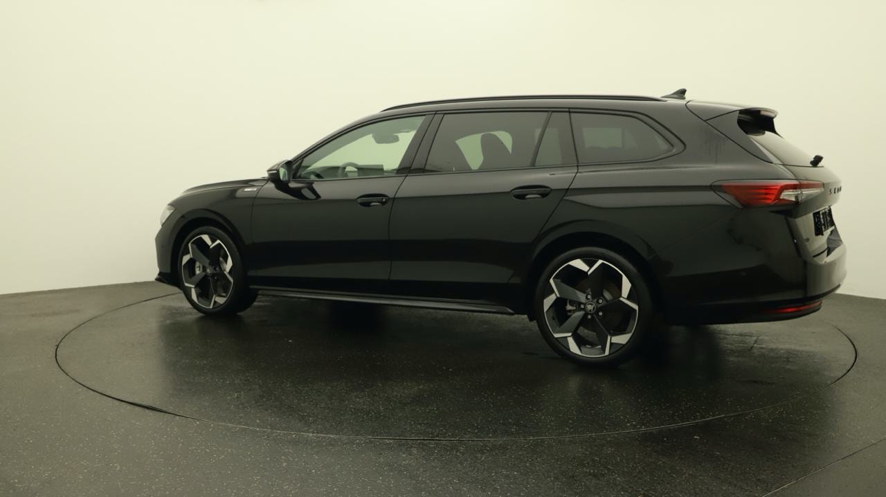 SKODA Superb Combi 2.0 TDi Sportline 4x4 DSG-image-2