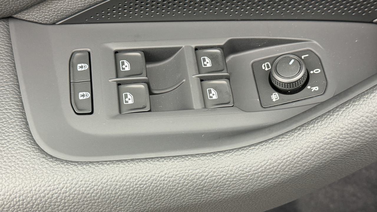 SKODA Superb Combi 2.0 TDi Sportline 4x4 DSG-image-8