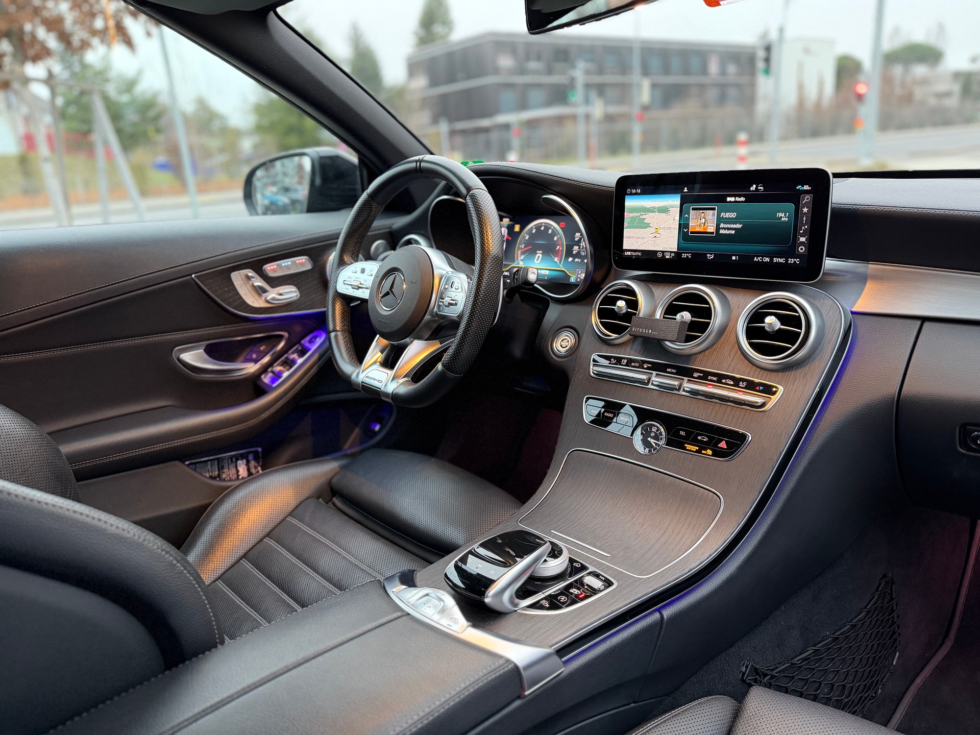 MERCEDES-BENZ C 43 Cabriolet AMG 4Matic 9G-Tronic-image-7