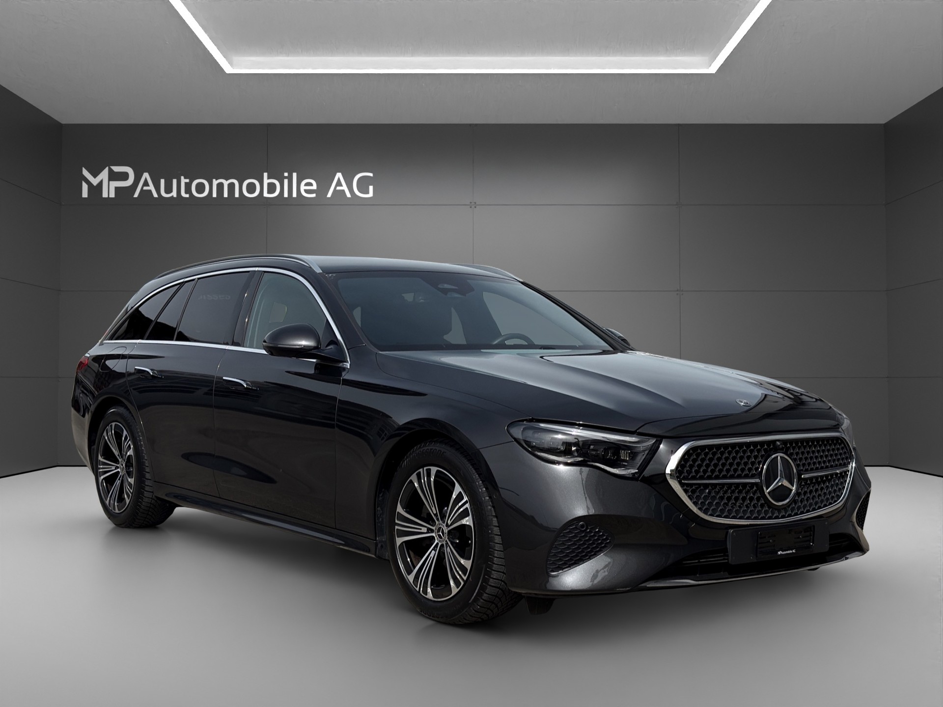 MERCEDES-BENZ E 220 d T 4Matic 9G-Tronic-image-1